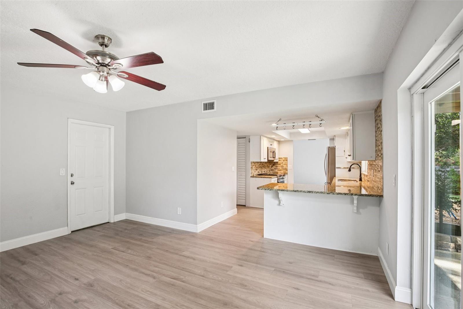 Image 13 of 39 For 2589 Knoll Street W