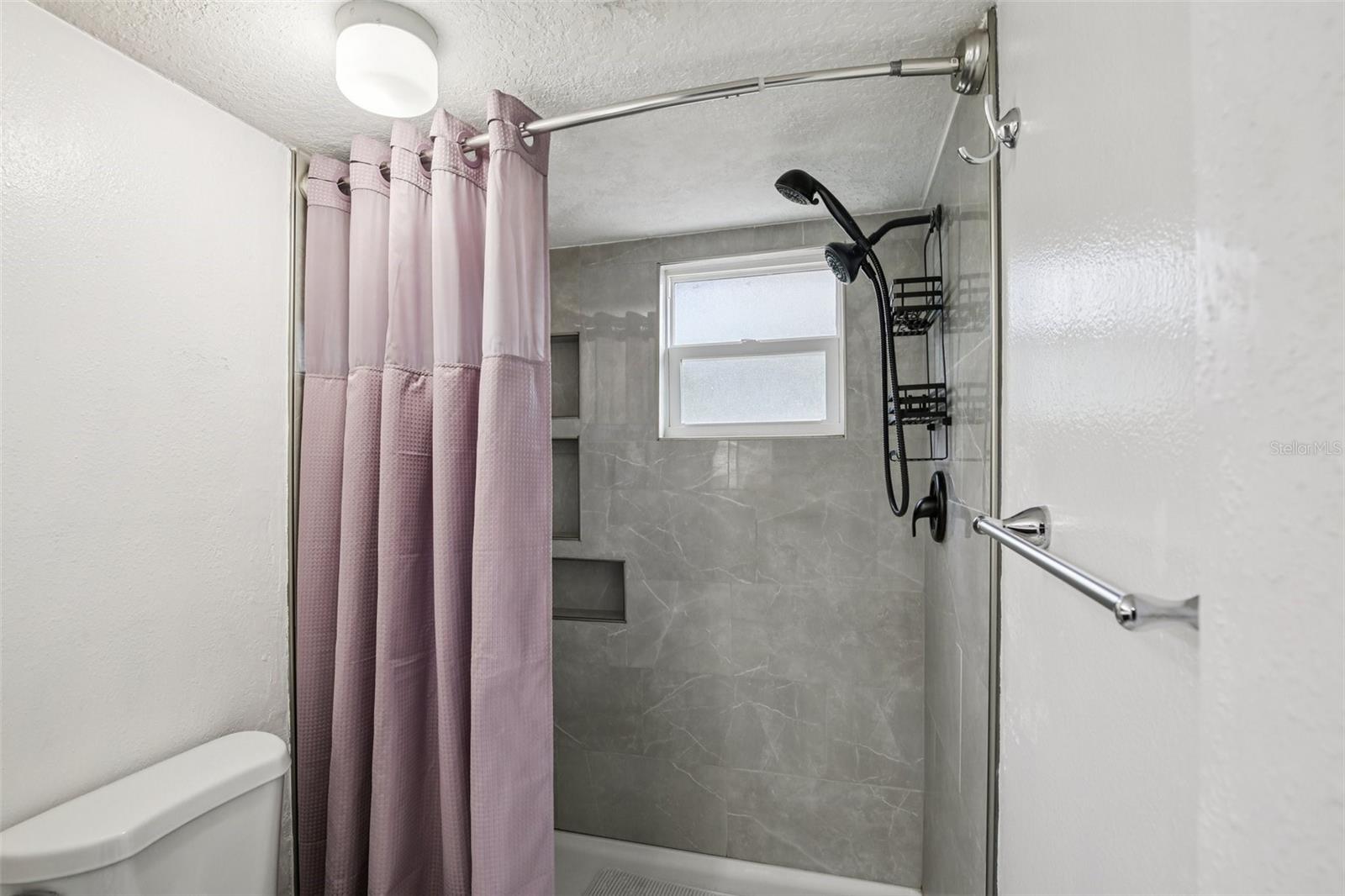 Image 22 of 39 For 2589 Knoll Street W