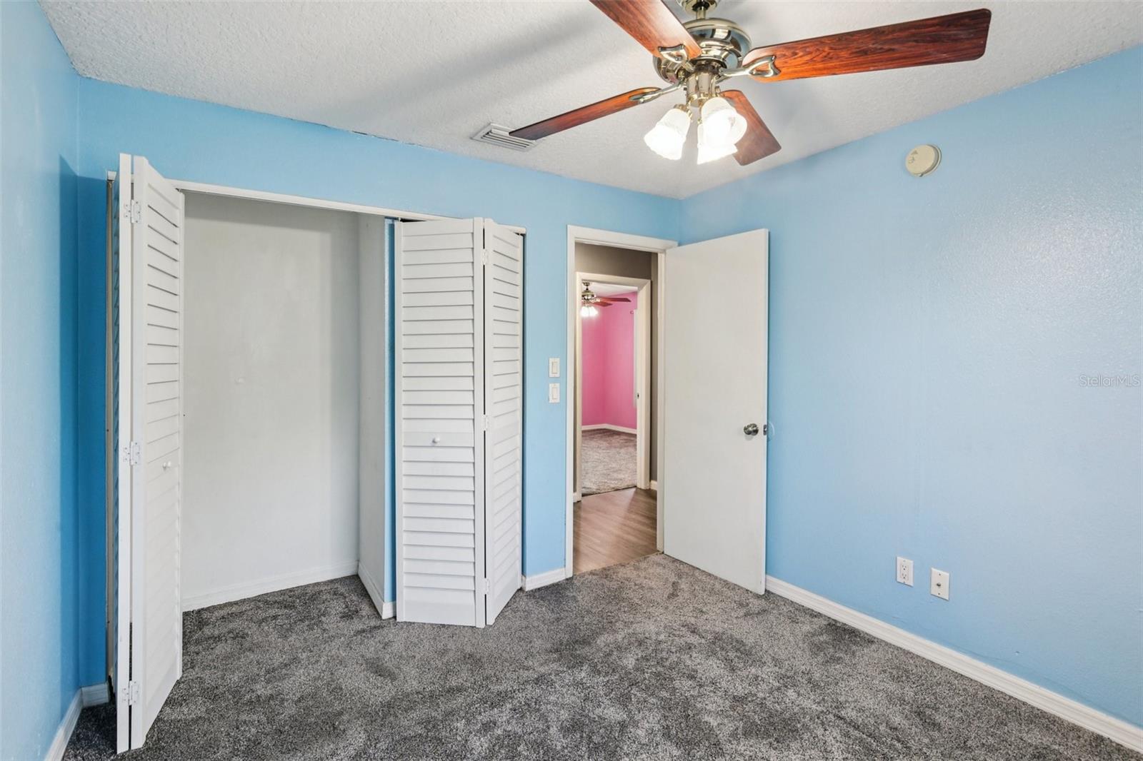 Image 23 of 39 For 2589 Knoll Street W