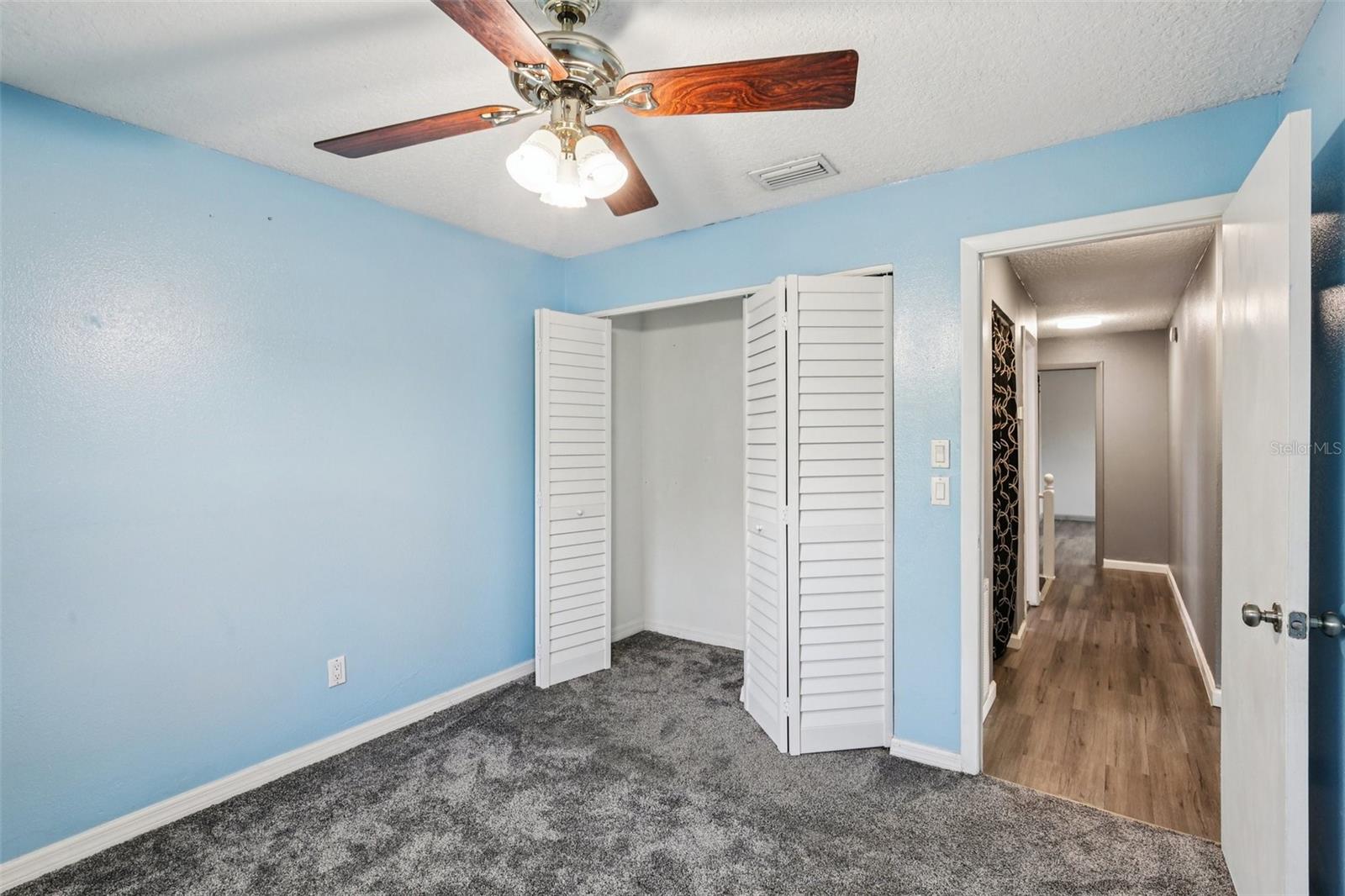 Image 24 of 39 For 2589 Knoll Street W