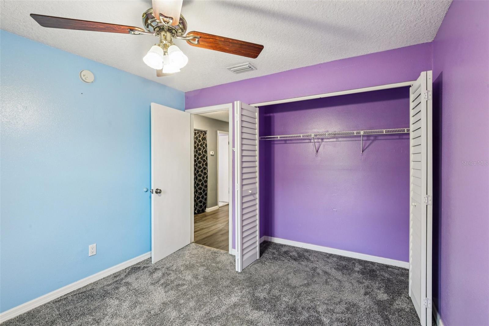 Image 27 of 39 For 2589 Knoll Street W