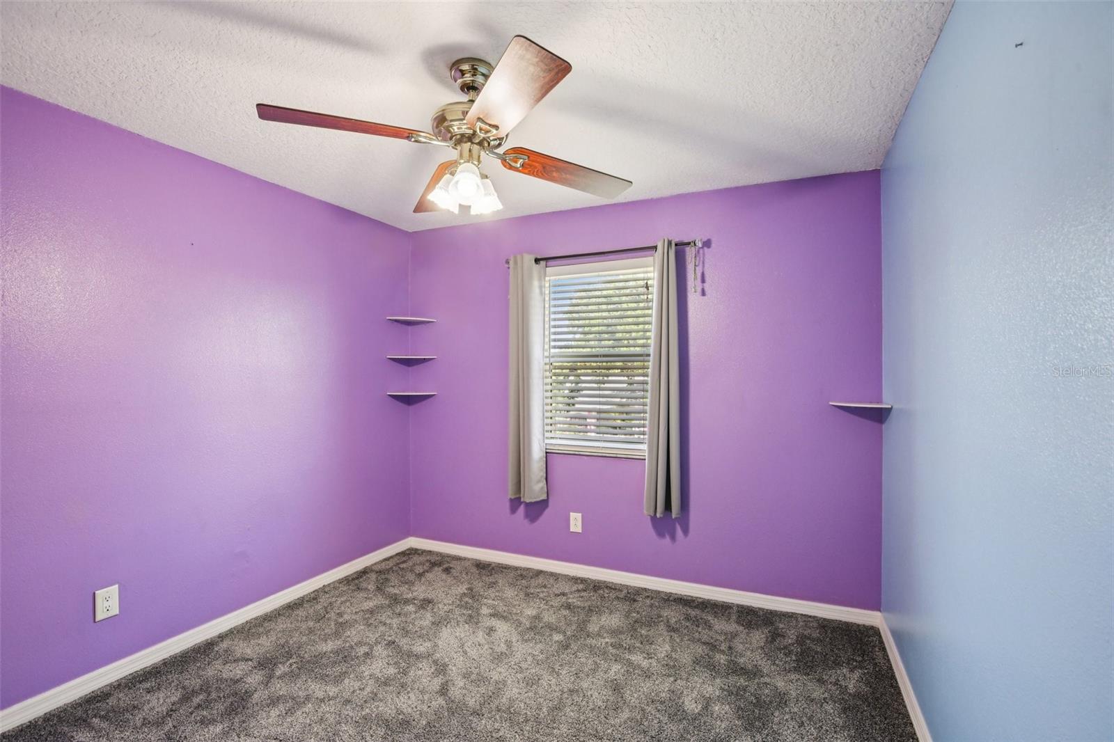 Image 29 of 39 For 2589 Knoll Street W