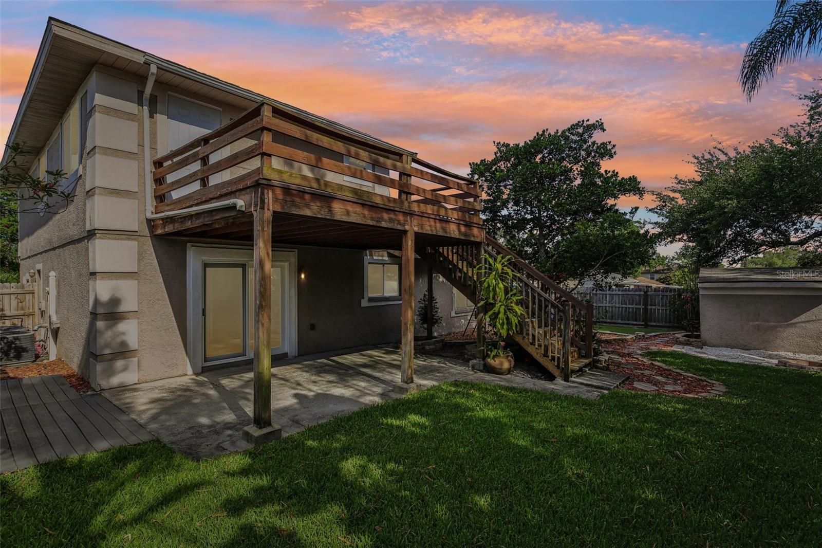 Image 33 of 39 For 2589 Knoll Street W