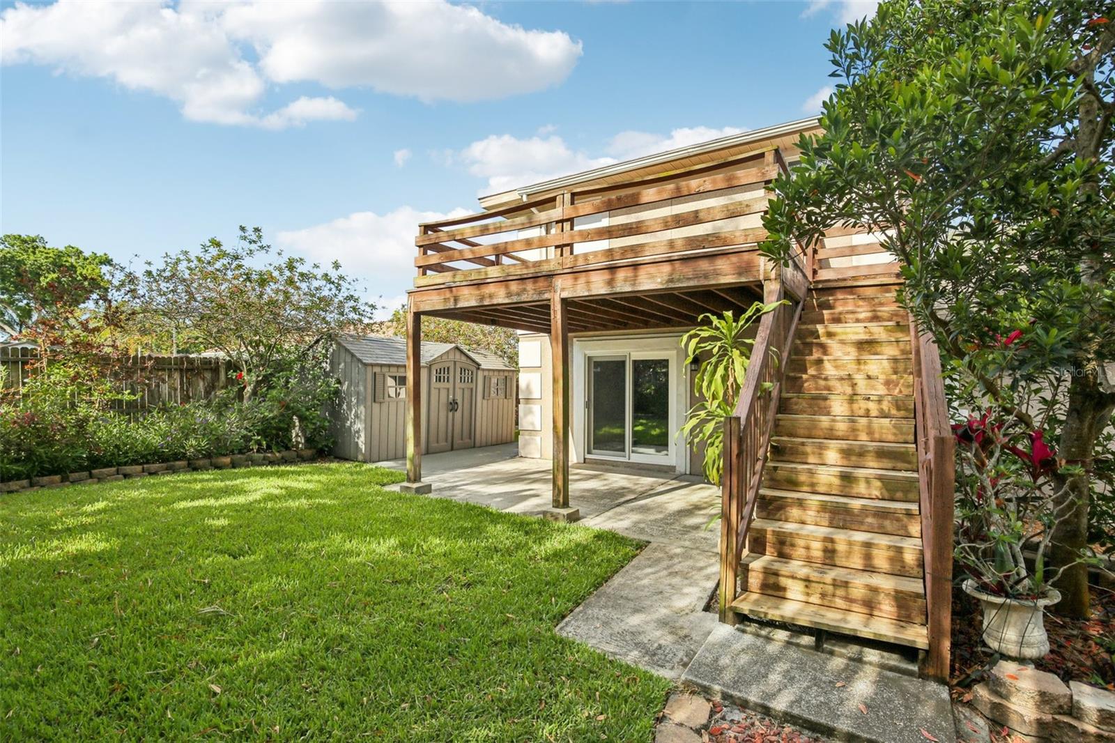 Image 34 of 39 For 2589 Knoll Street W