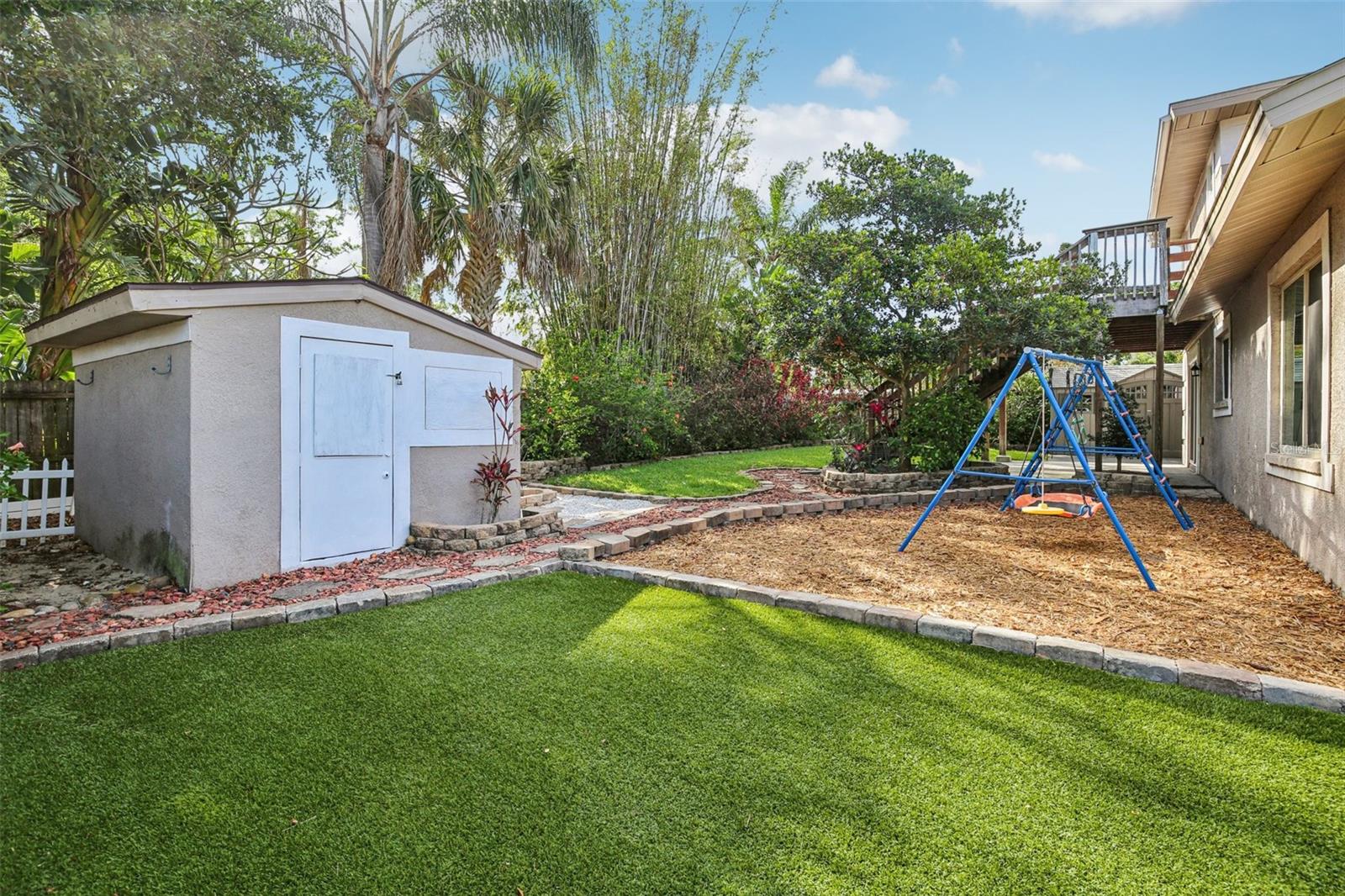 Image 36 of 39 For 2589 Knoll Street W