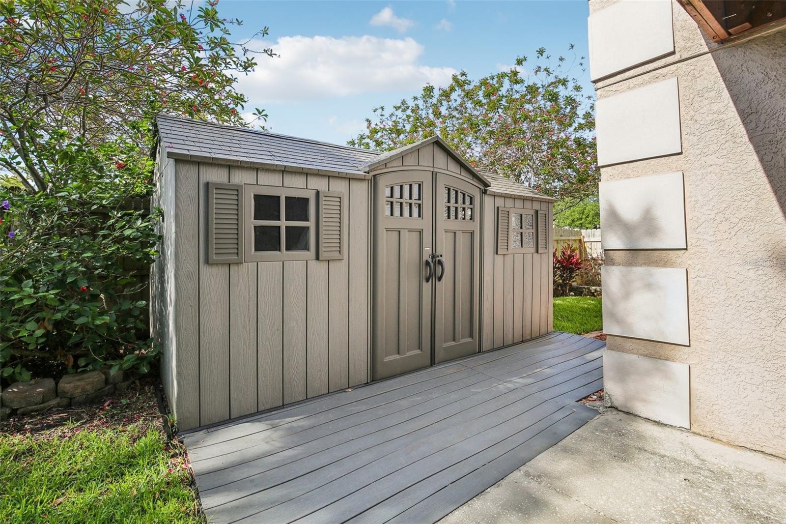 Image 38 of 39 For 2589 Knoll Street W