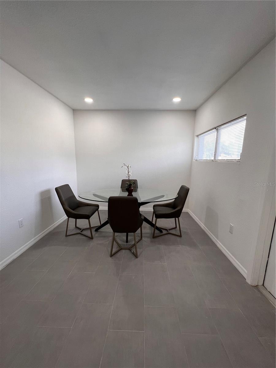 Image 9 of 19 For 612 Lincoln Avenue