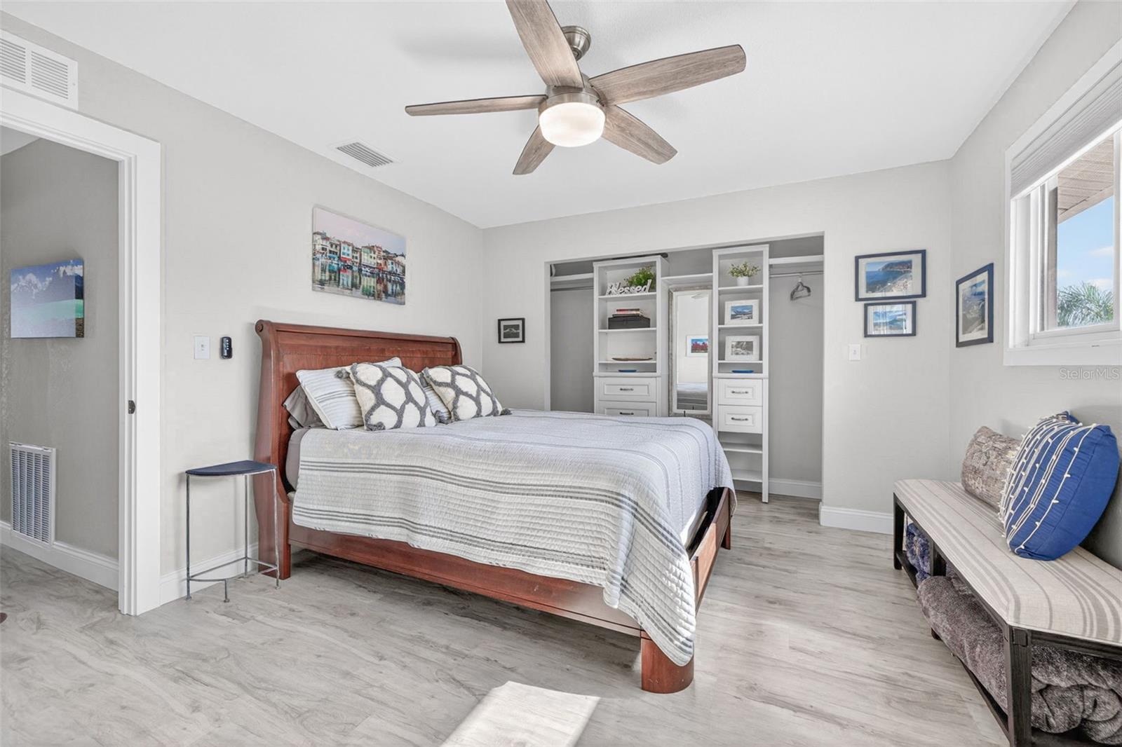 Image 17 of 50 For 6747 Cape Hatteras Way Ne 3