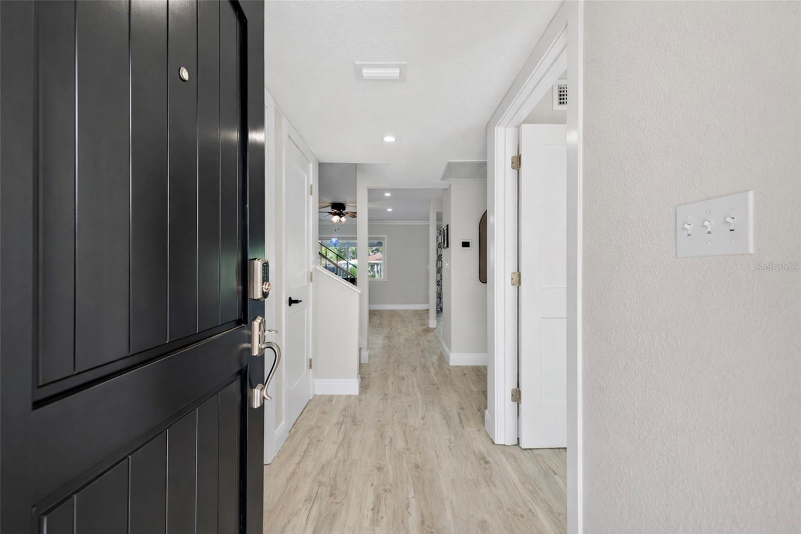 Image 3 of 50 For 6747 Cape Hatteras Way Ne 3