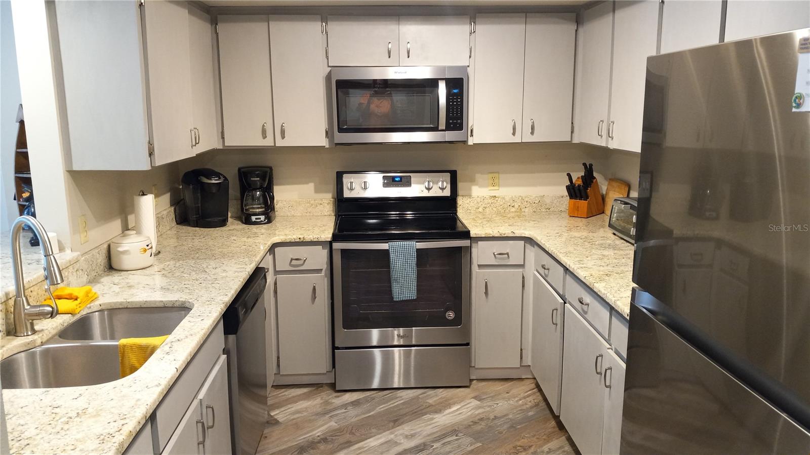 Image 24 of 46 For 2700 Gulf Boulevard 2