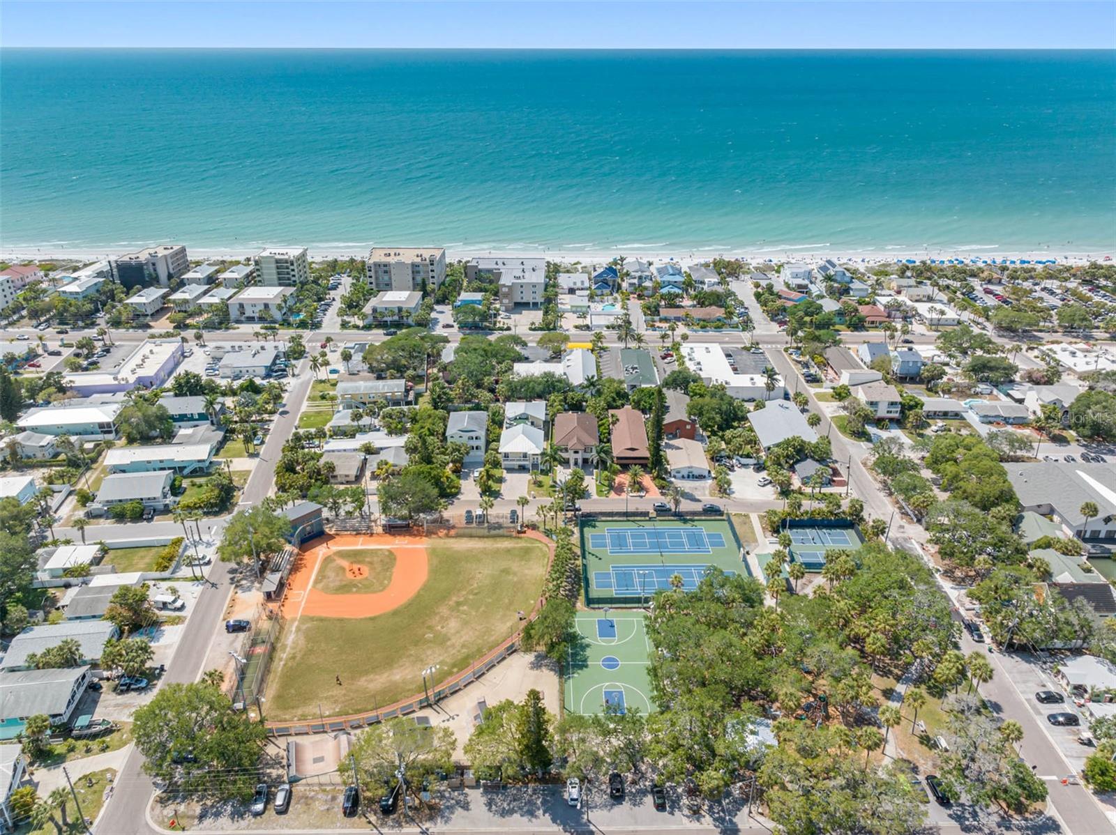 Image 35 of 46 For 2700 Gulf Boulevard 2