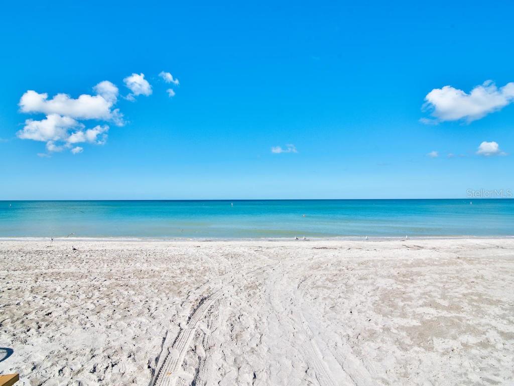 Image 4 of 46 For 2700 Gulf Boulevard 2