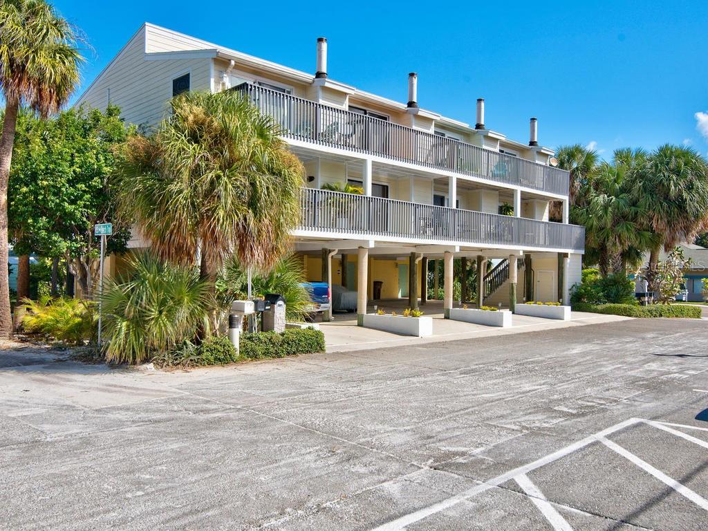 Image 42 of 46 For 2700 Gulf Boulevard 2