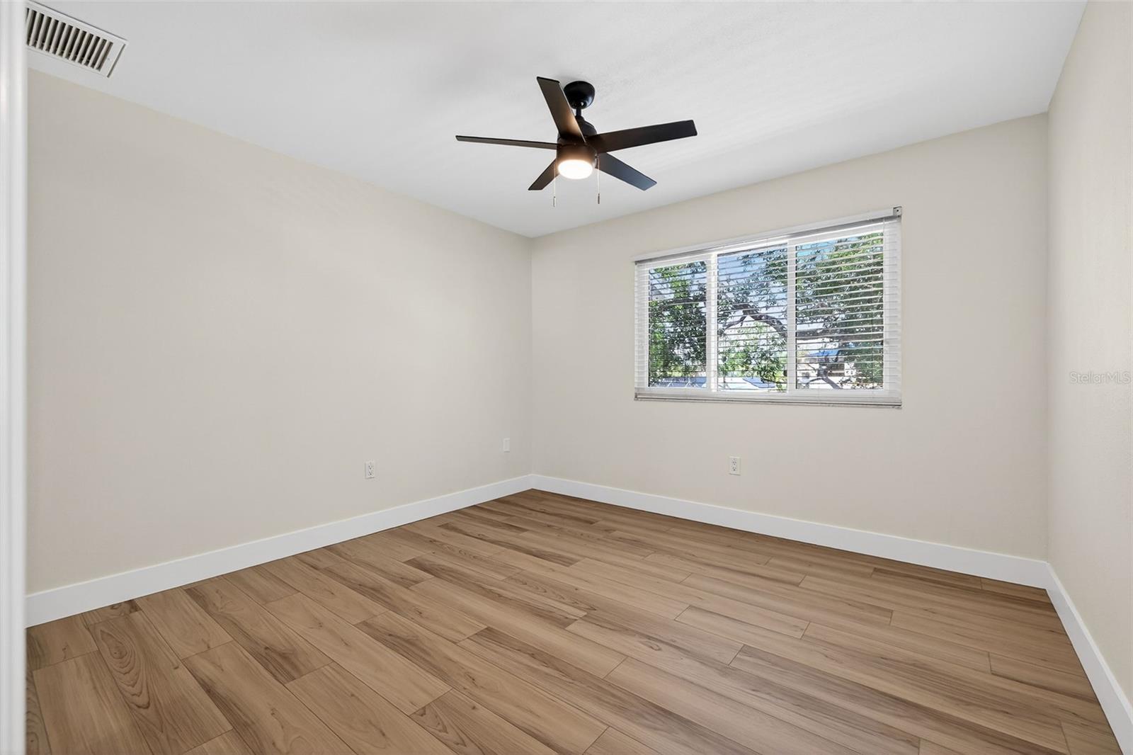 Image 19 of 48 For 6257 Cape Hatteras Way Ne 5