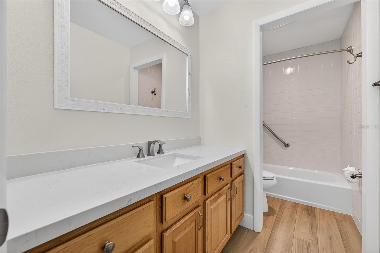 Image 20 of 48 For 6257 Cape Hatteras Way Ne 5