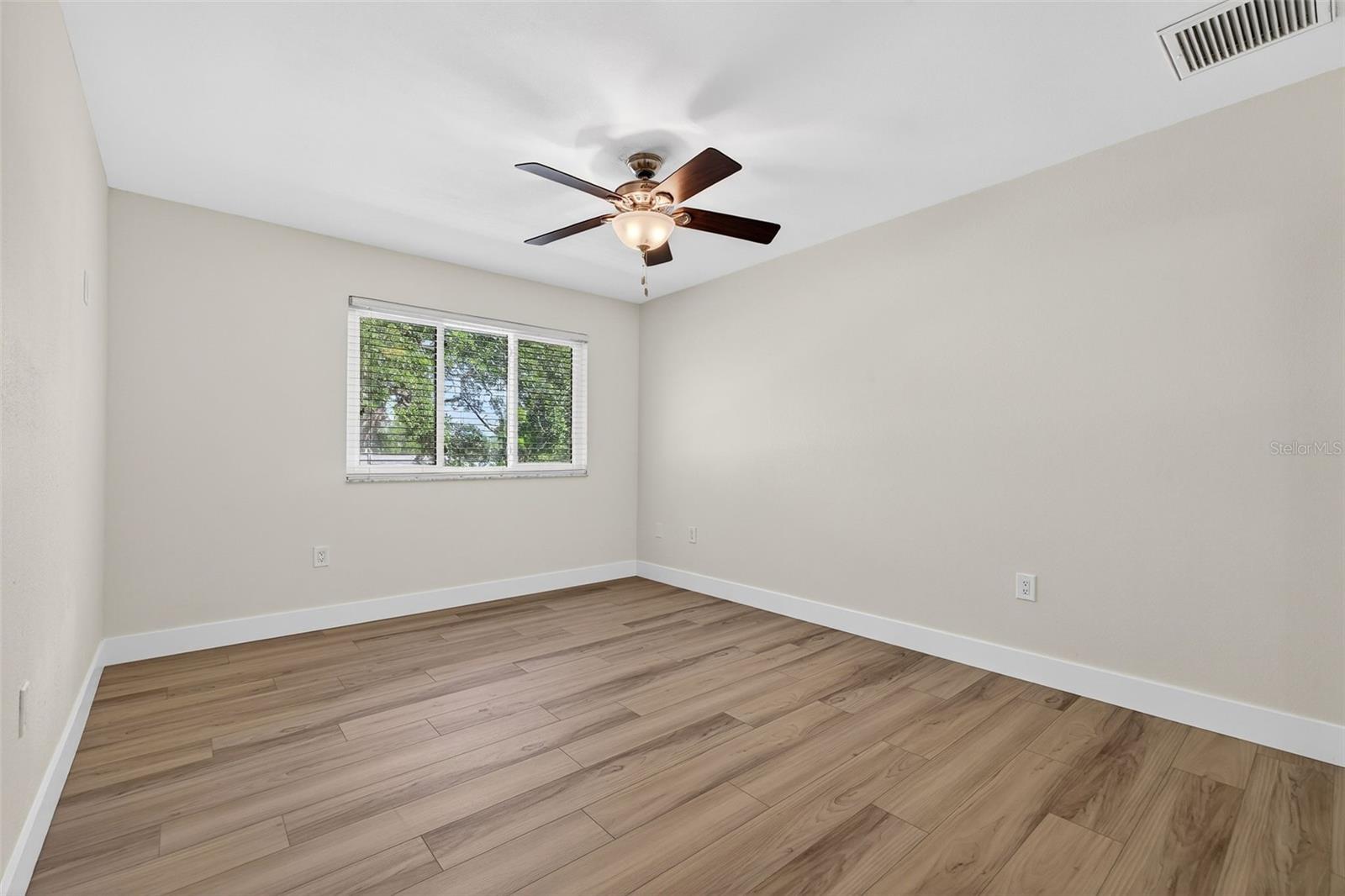 Image 21 of 48 For 6257 Cape Hatteras Way Ne 5