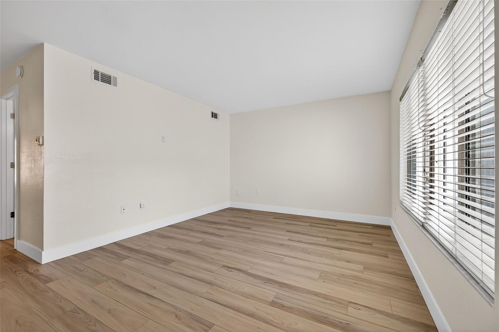 Image 7 of 48 For 6257 Cape Hatteras Way Ne 5