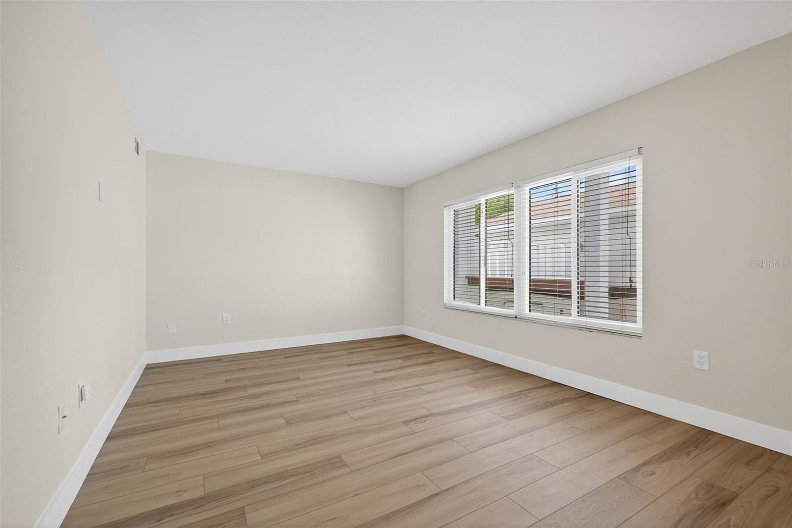 Image 8 of 48 For 6257 Cape Hatteras Way Ne 5