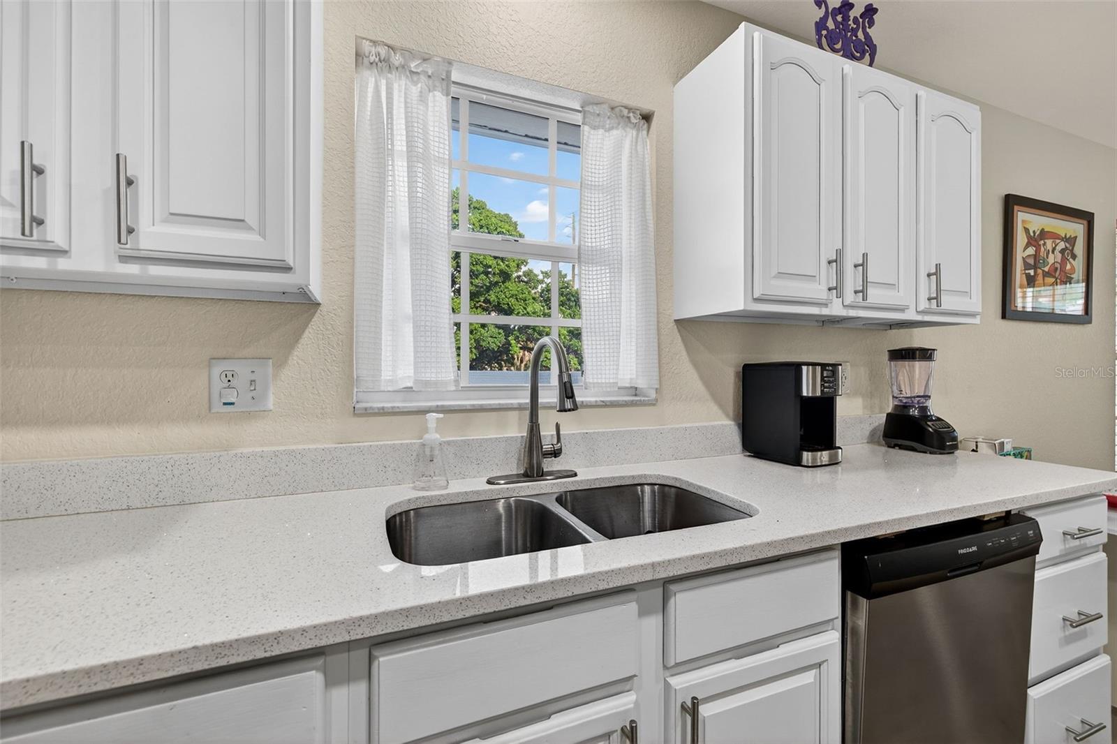 Image 12 of 23 For 2801 2nd Avenue S