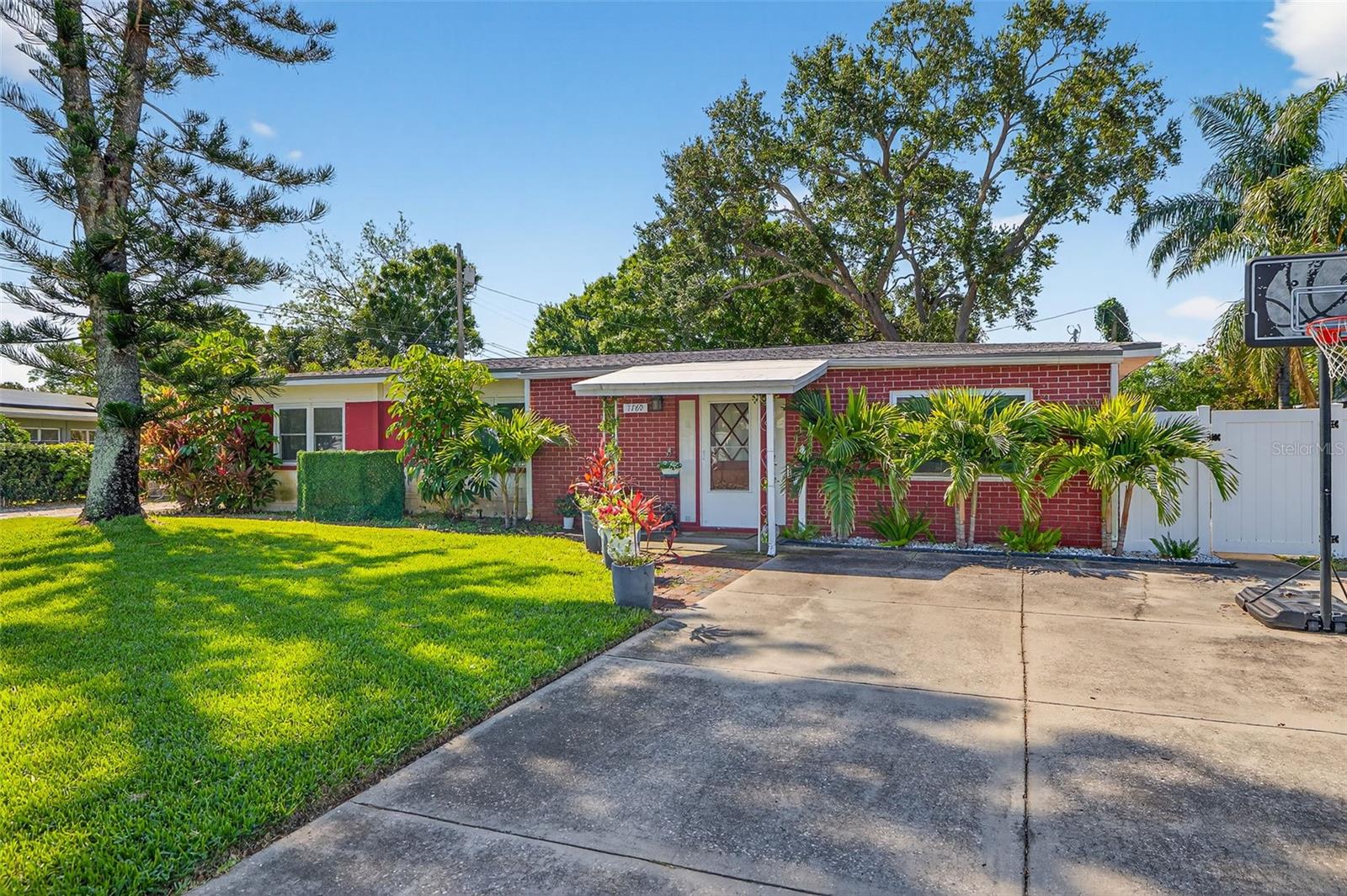 Details for 1760 75th Avenue N, ST PETERSBURG, FL 33702