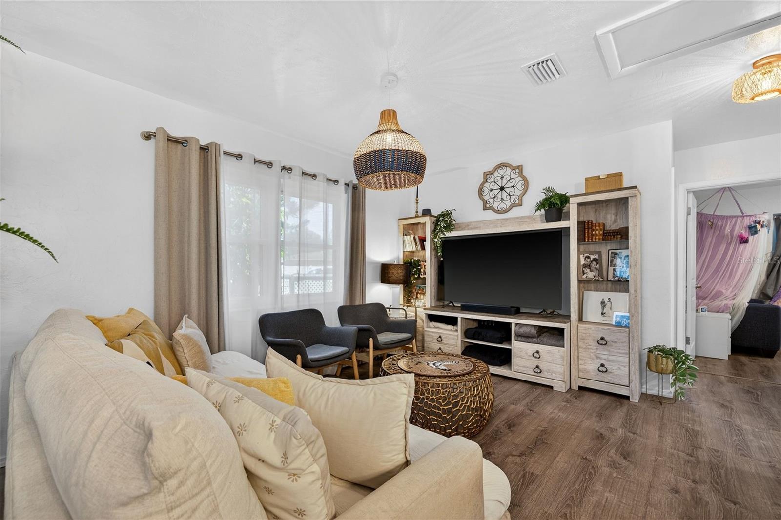 Image 4 of 45 For 1760 75th Avenue N