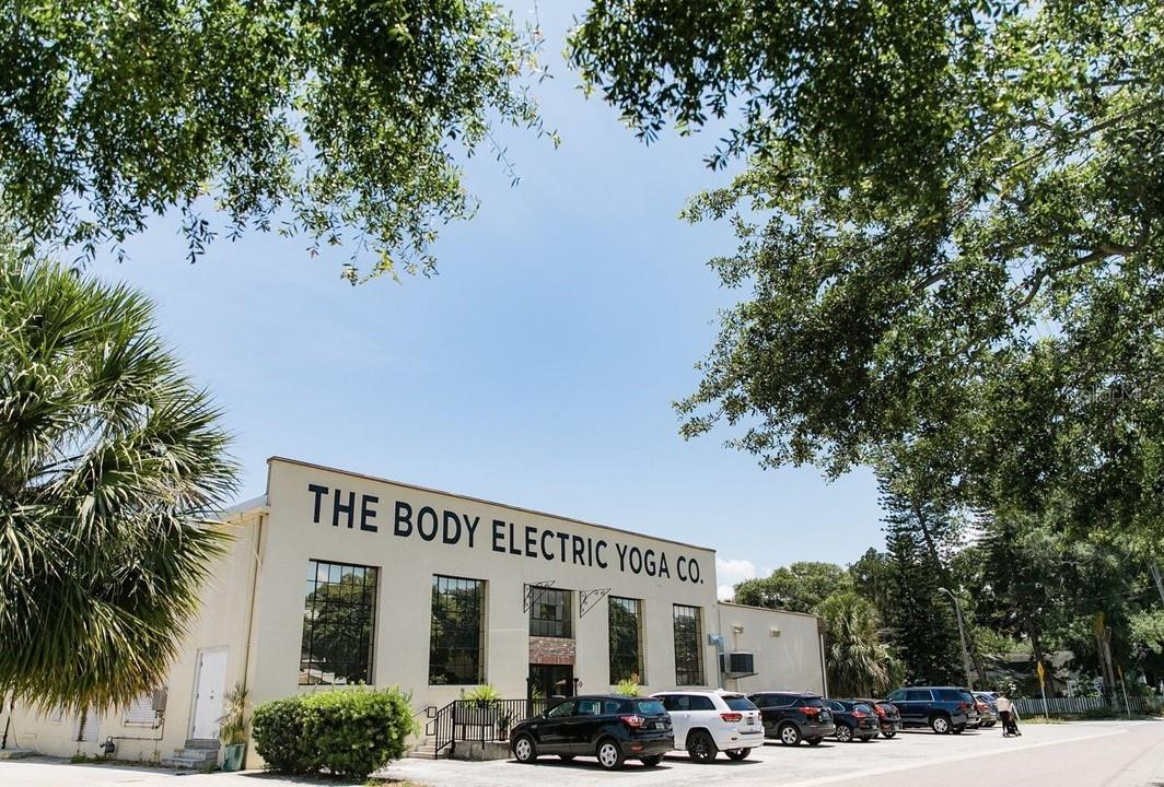 Image 30 of 38 For 2624 12th Street N 3