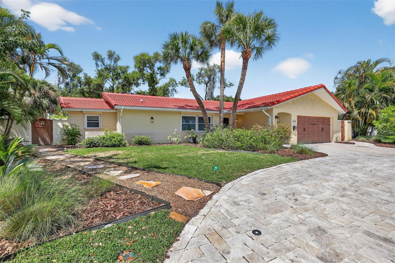 Details for 1200 Eden Isle Boulevard Ne, ST PETERSBURG, FL 33704