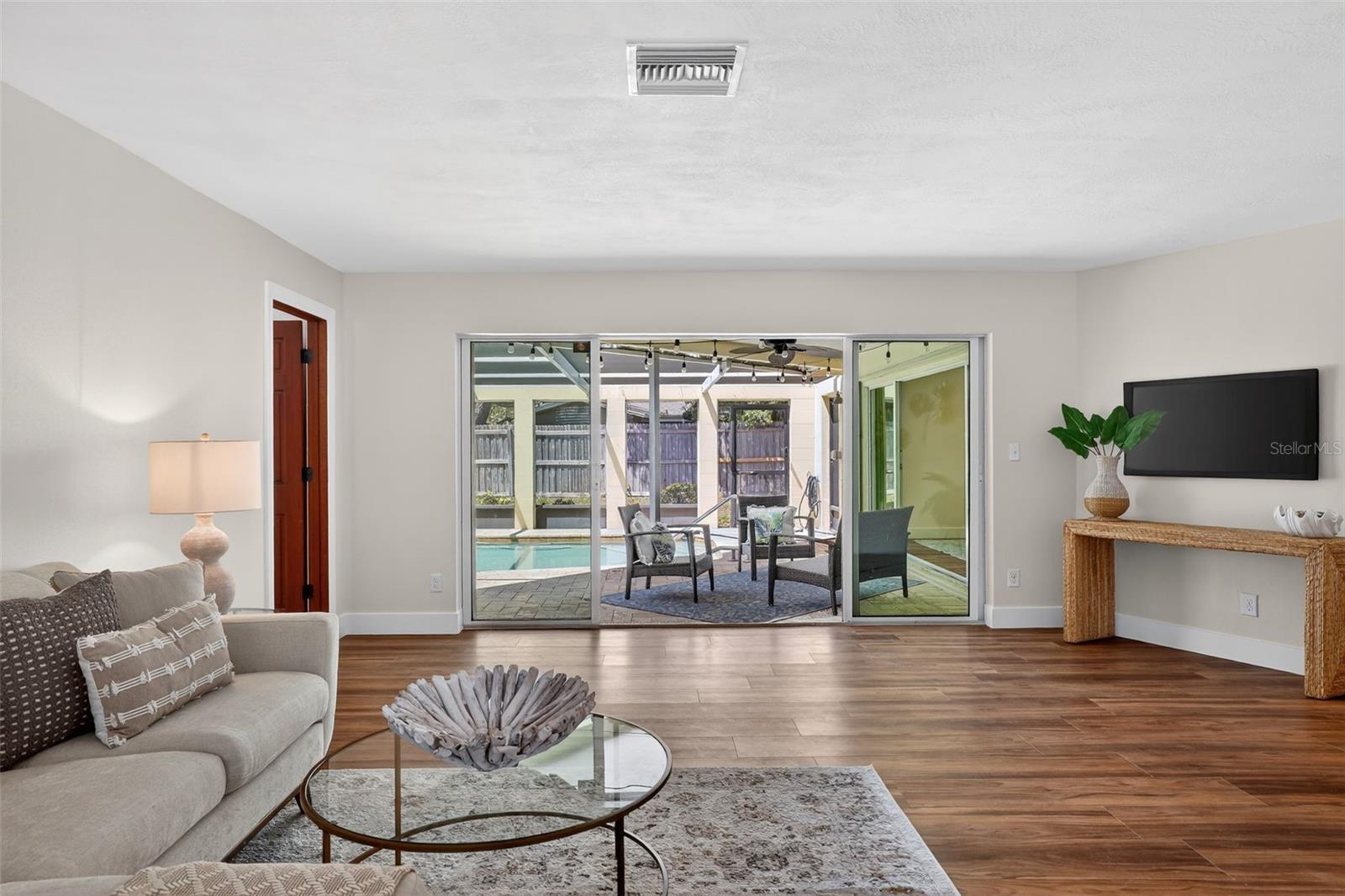 Image 10 of 37 For 1200 Eden Isle Boulevard Ne