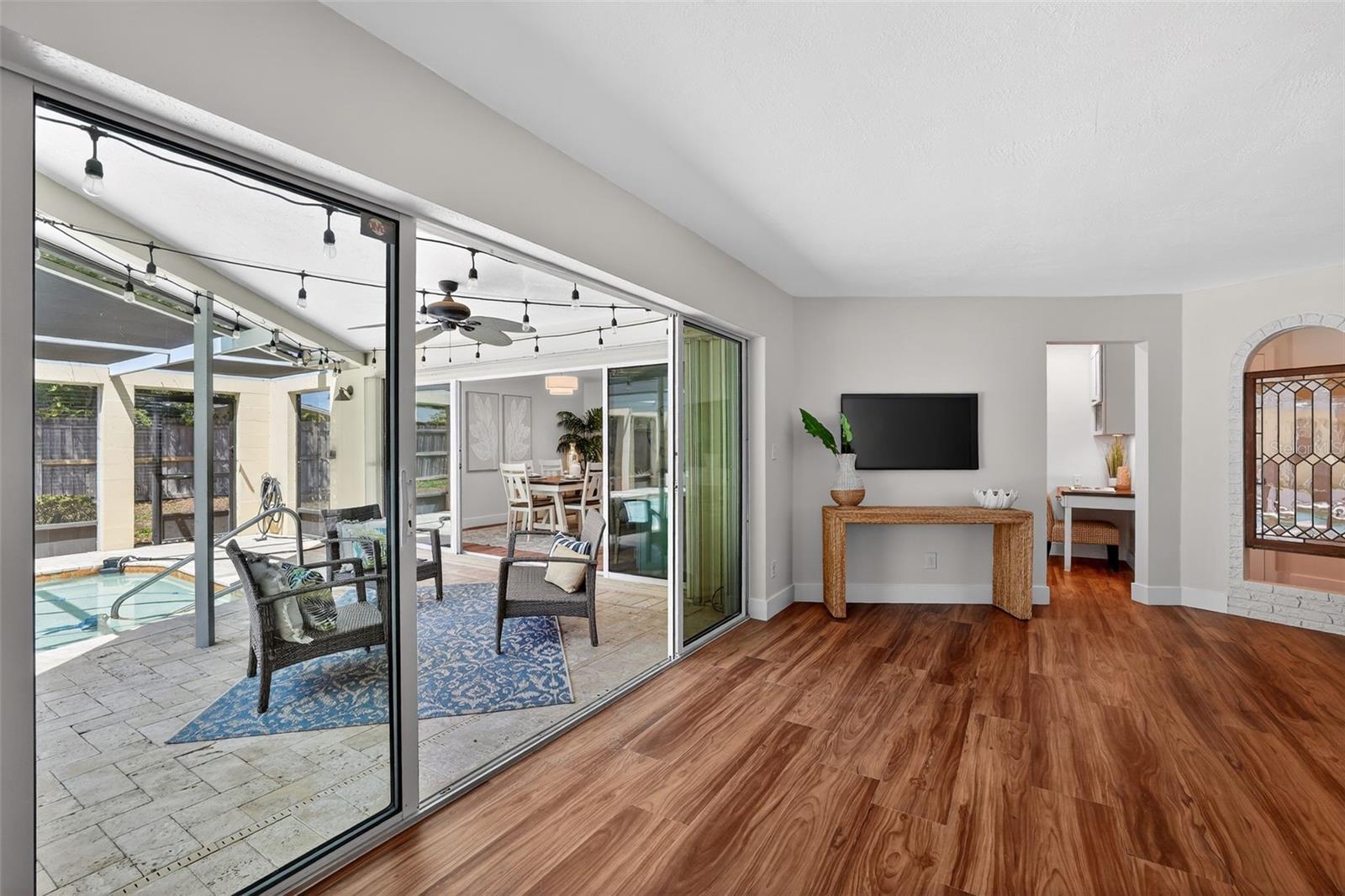 Image 11 of 37 For 1200 Eden Isle Boulevard Ne