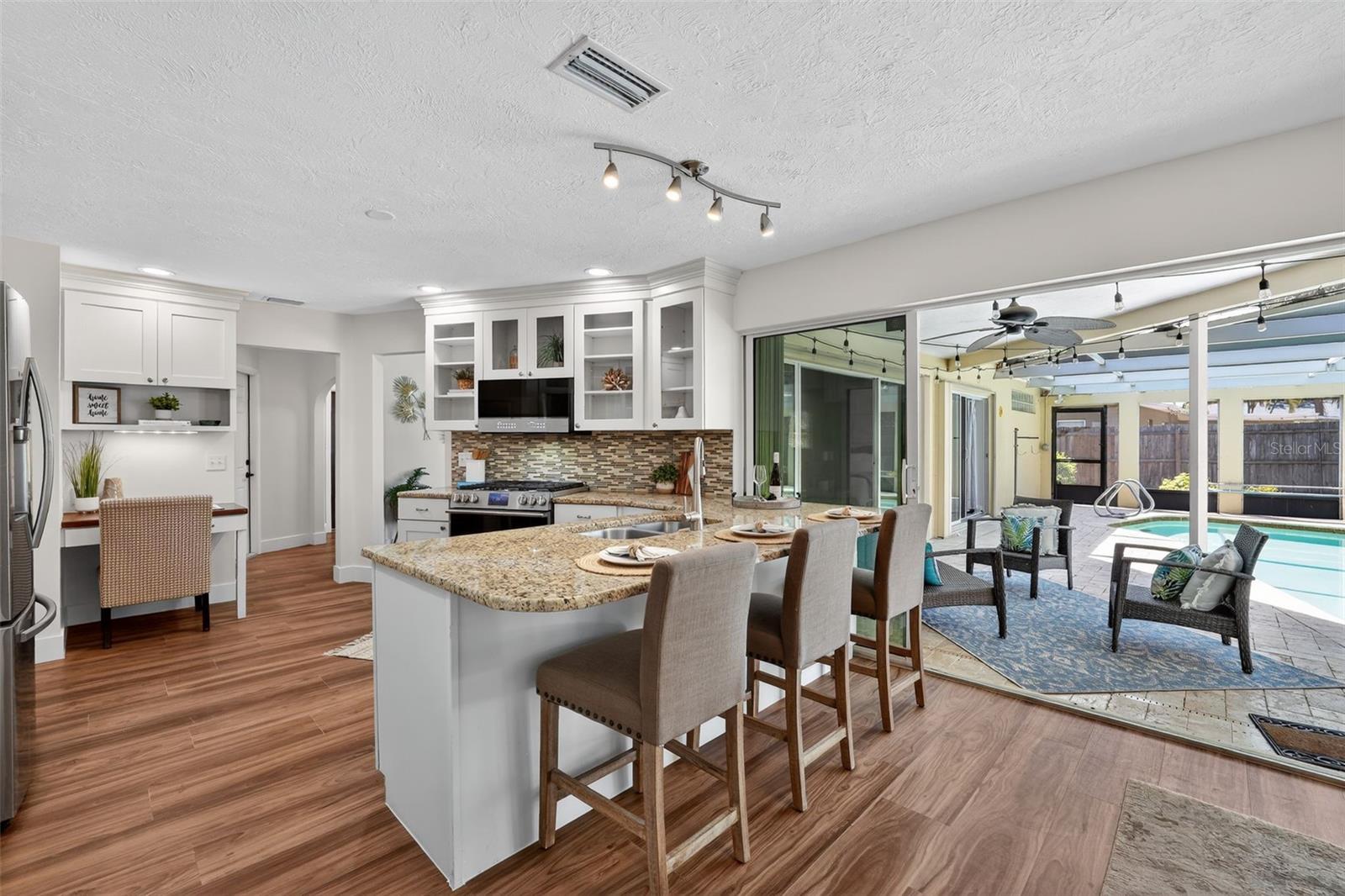 Image 16 of 37 For 1200 Eden Isle Boulevard Ne