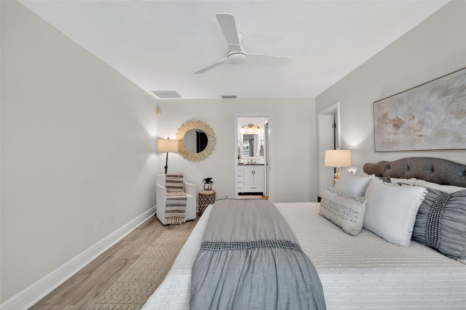 Image 21 of 37 For 1200 Eden Isle Boulevard Ne