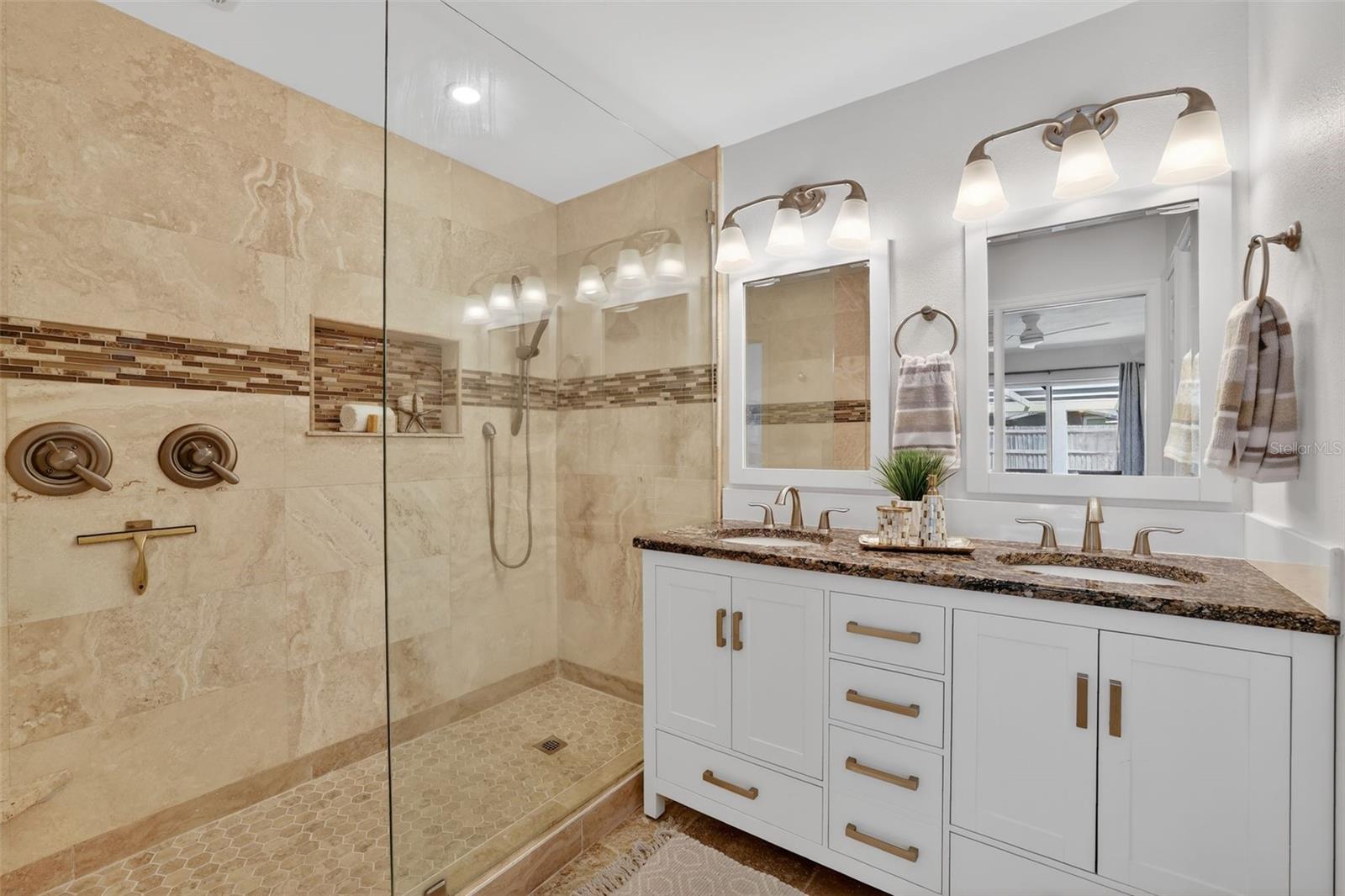 Image 24 of 37 For 1200 Eden Isle Boulevard Ne