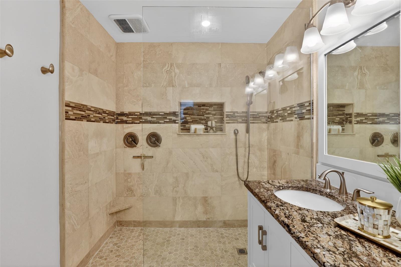 Image 25 of 37 For 1200 Eden Isle Boulevard Ne