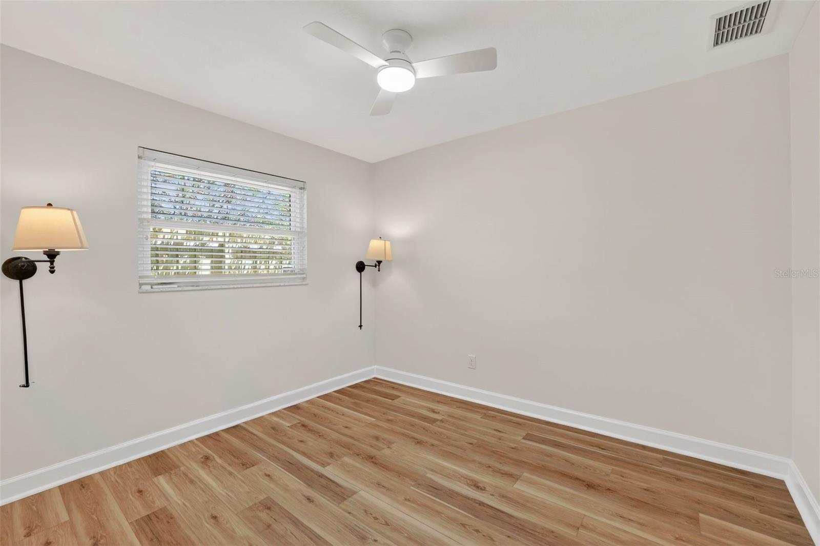 Image 31 of 37 For 1200 Eden Isle Boulevard Ne