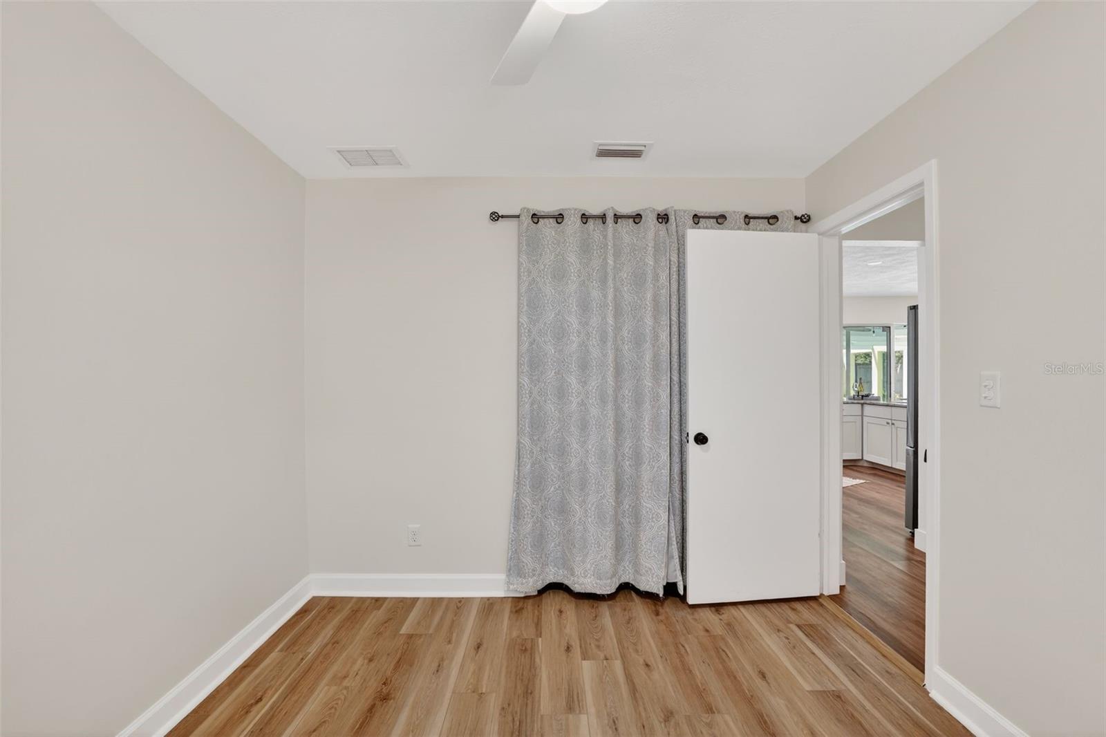 Image 32 of 37 For 1200 Eden Isle Boulevard Ne