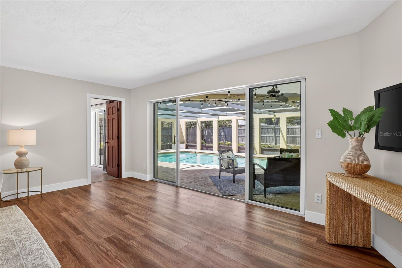 Image 8 of 37 For 1200 Eden Isle Boulevard Ne