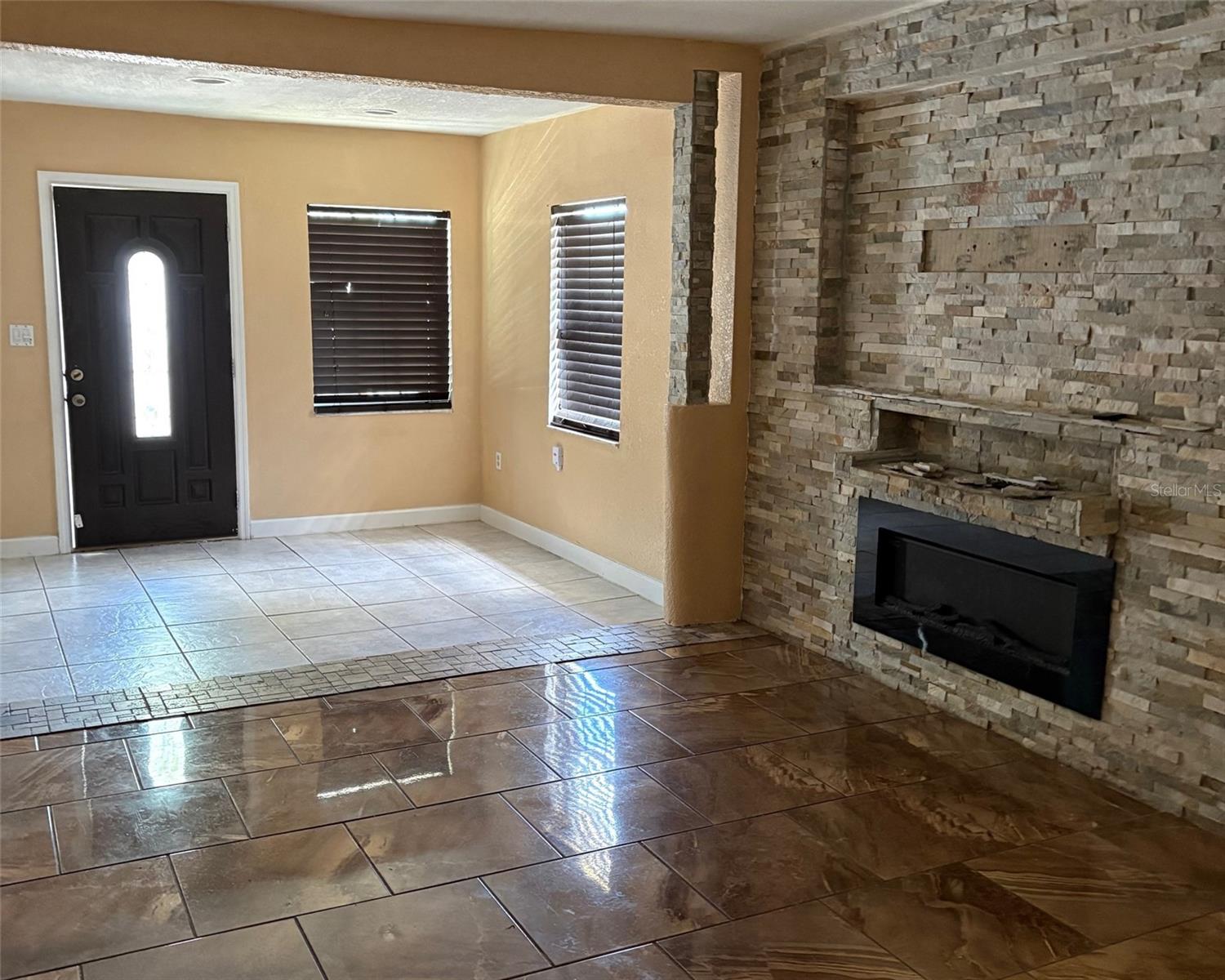 Image 2 of 4 For 212 Bassedena Circle S