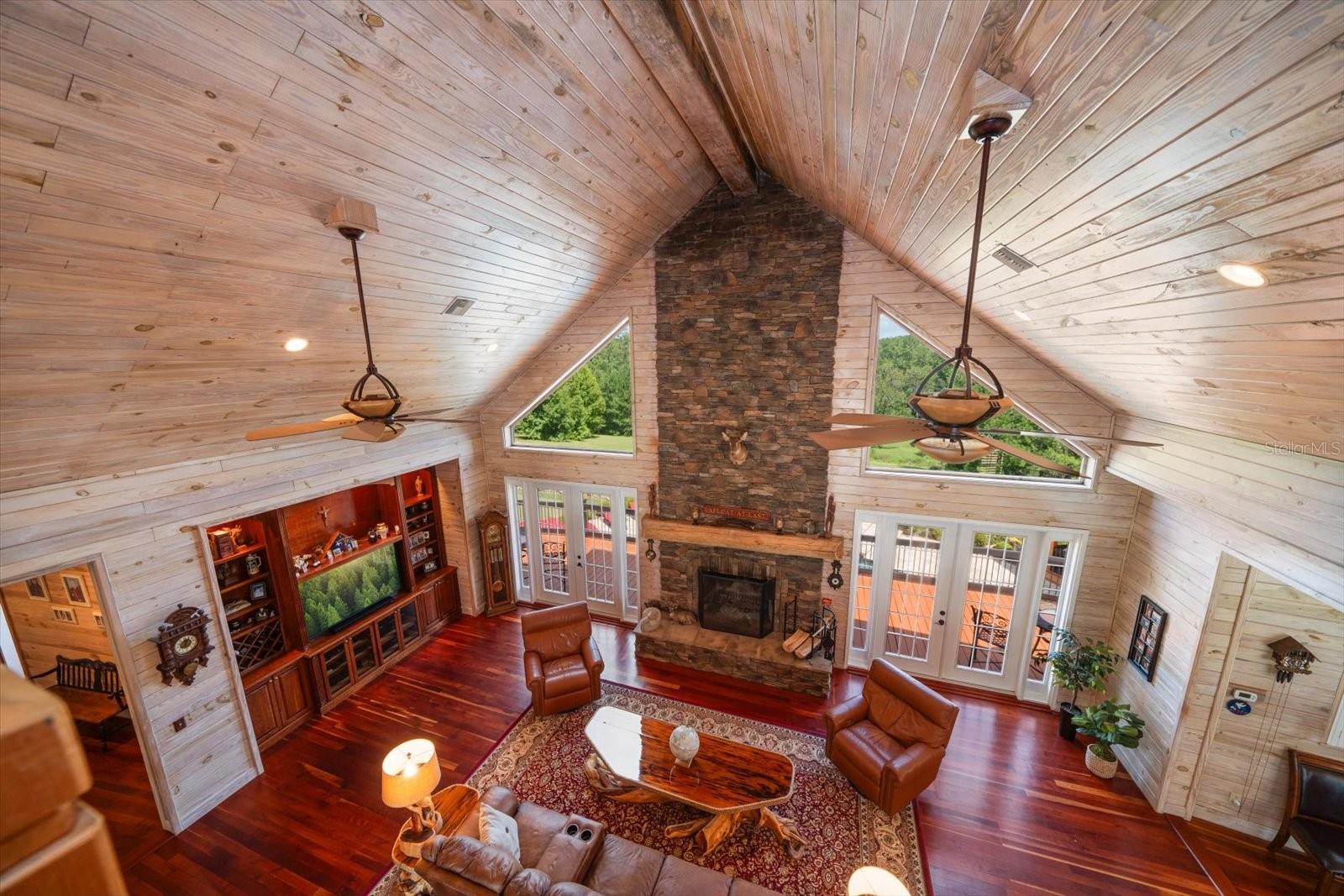 Listing photo id 10 for 7650 Whippoorwill Terrace