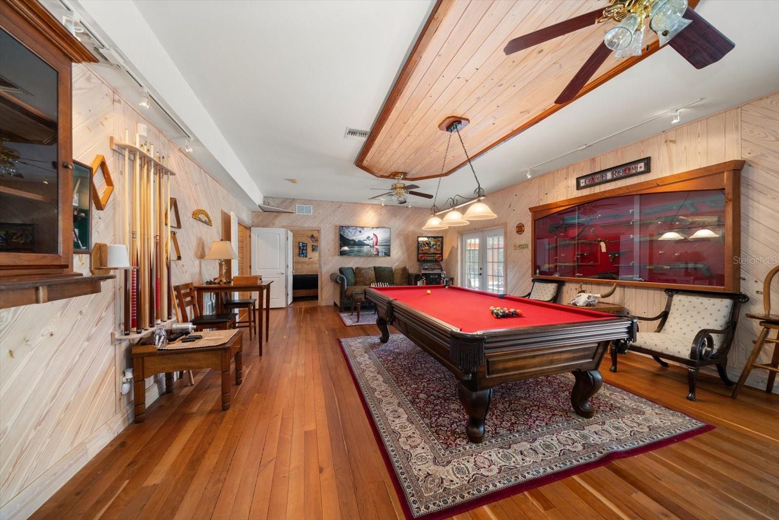 Listing photo id 23 for 7650 Whippoorwill Terrace