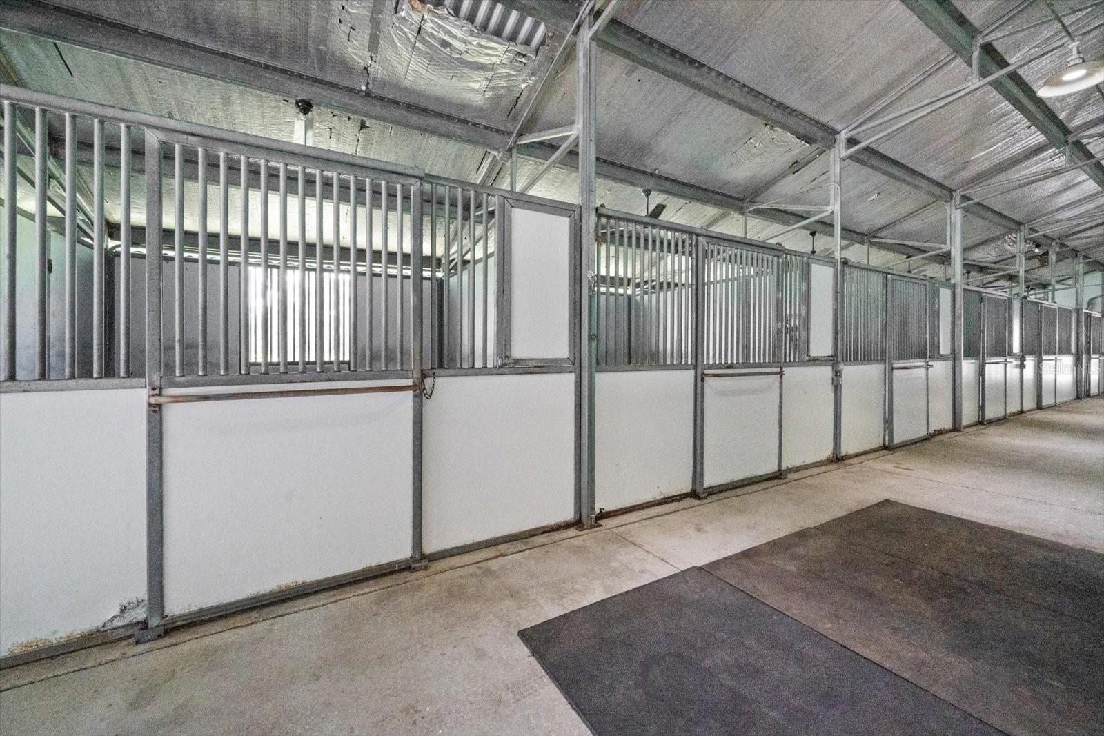 Listing photo id 46 for 7650 Whippoorwill Terrace