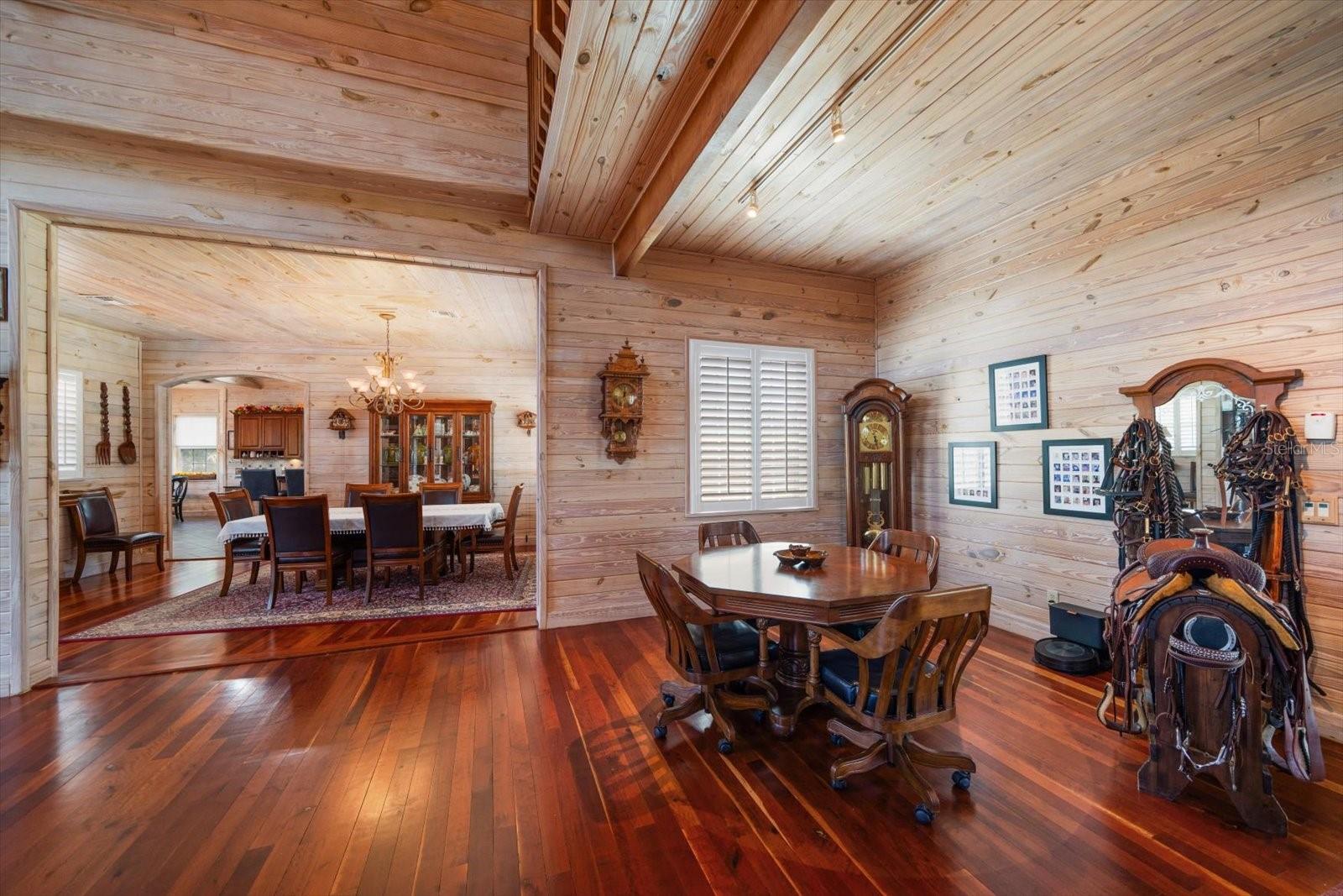 Listing photo id 4 for 7650 Whippoorwill Terrace