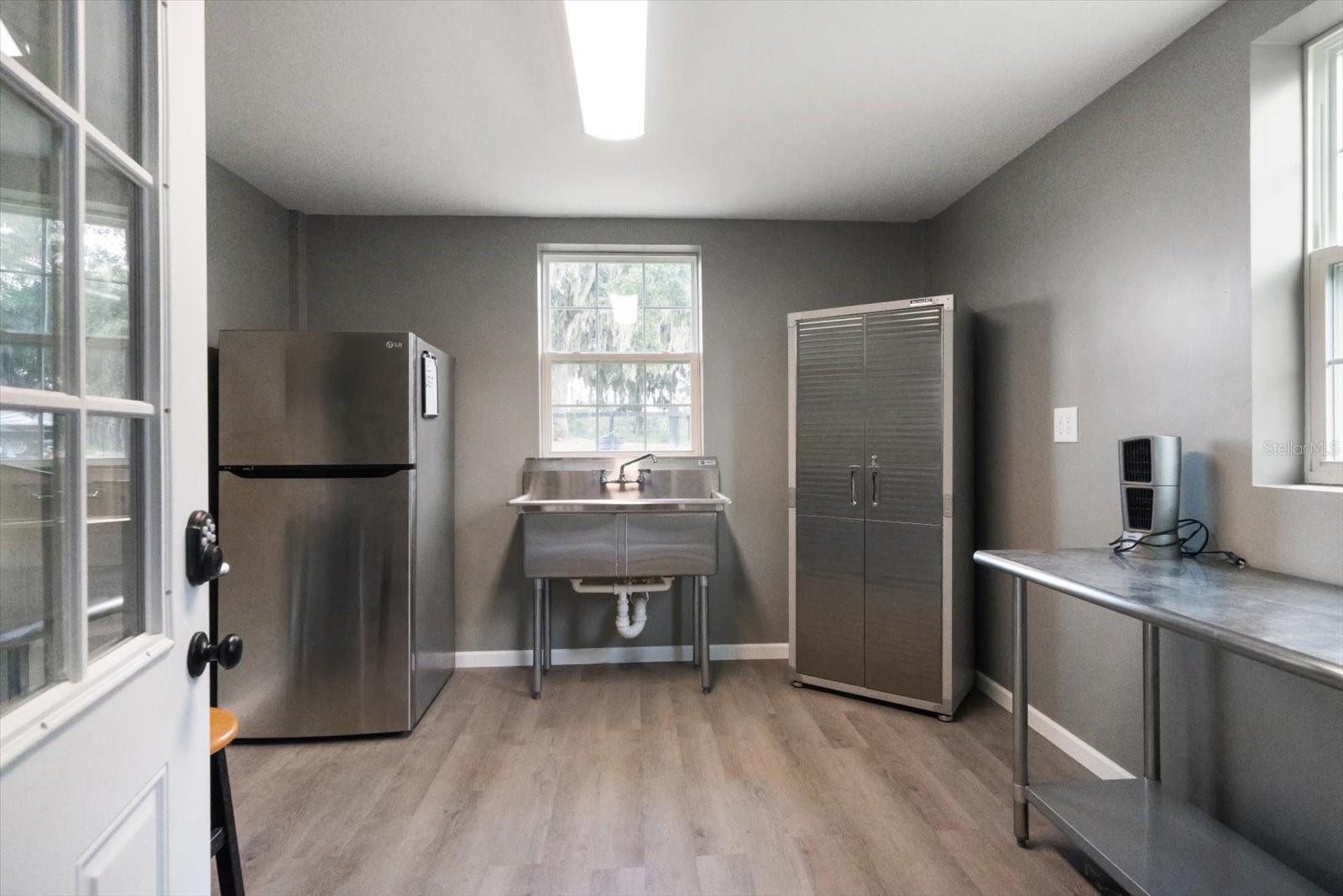 Listing photo id 59 for 7650 Whippoorwill Terrace