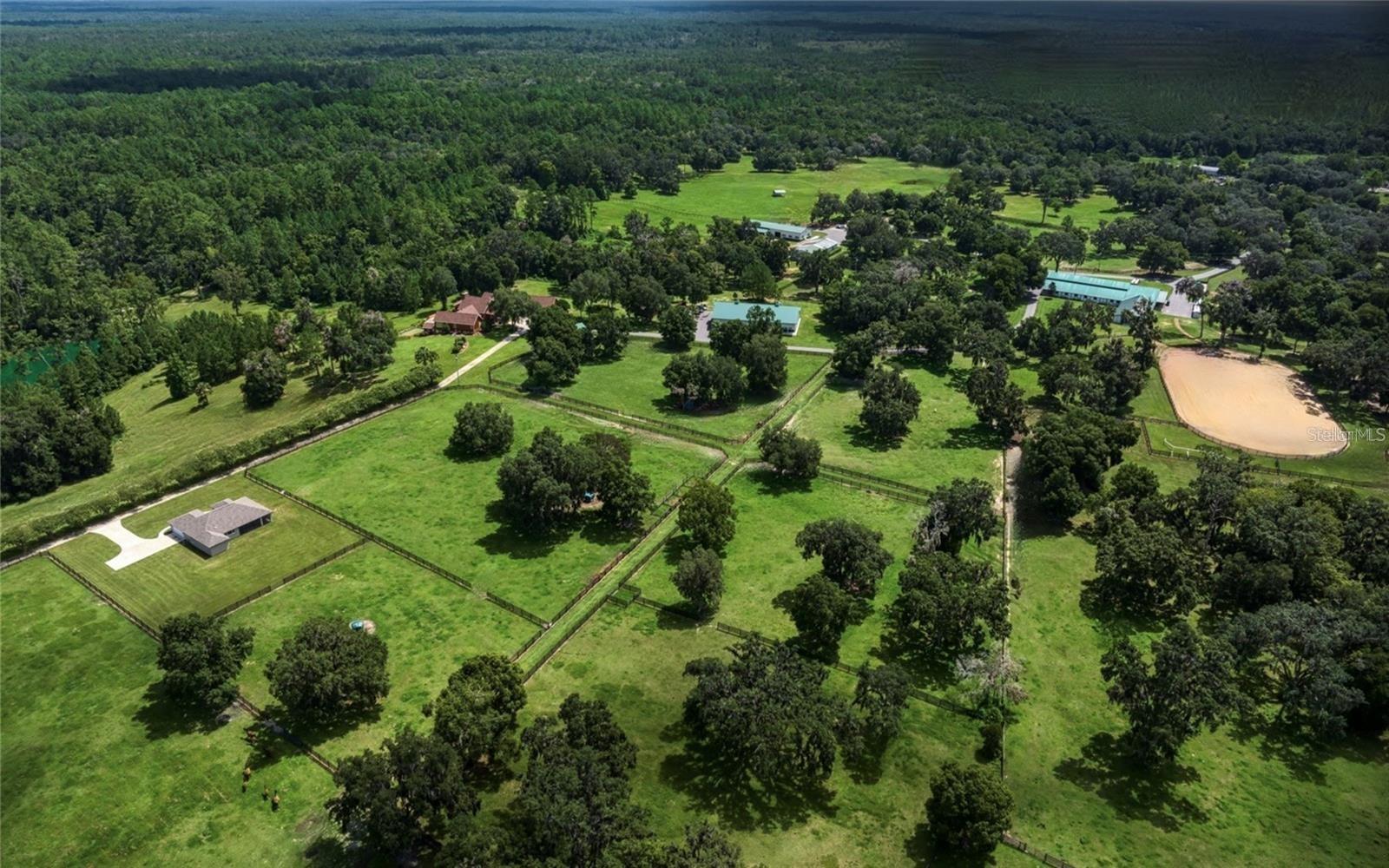 Listing photo id 77 for 7650 Whippoorwill Terrace