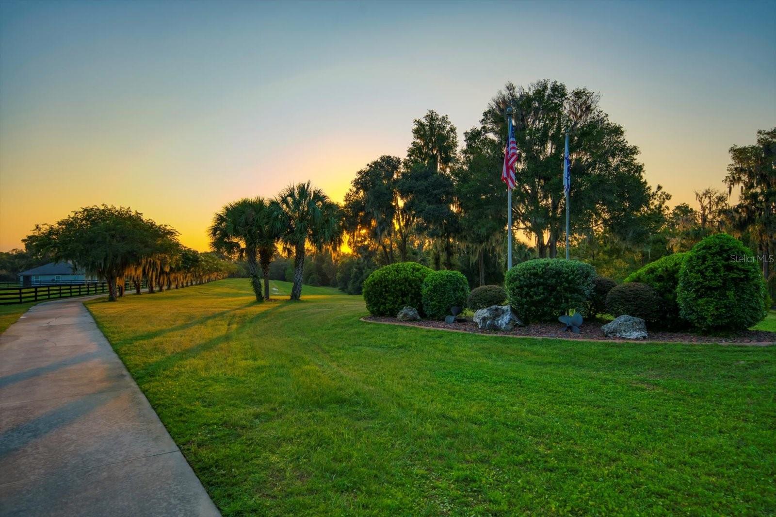 Listing photo id 84 for 7650 Whippoorwill Terrace