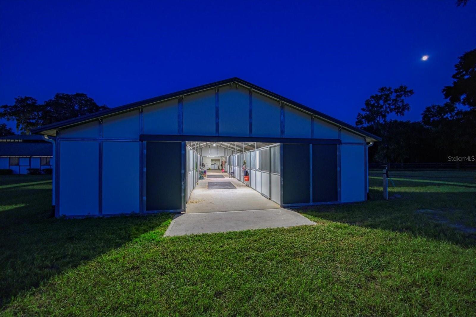 Listing photo id 88 for 7650 Whippoorwill Terrace