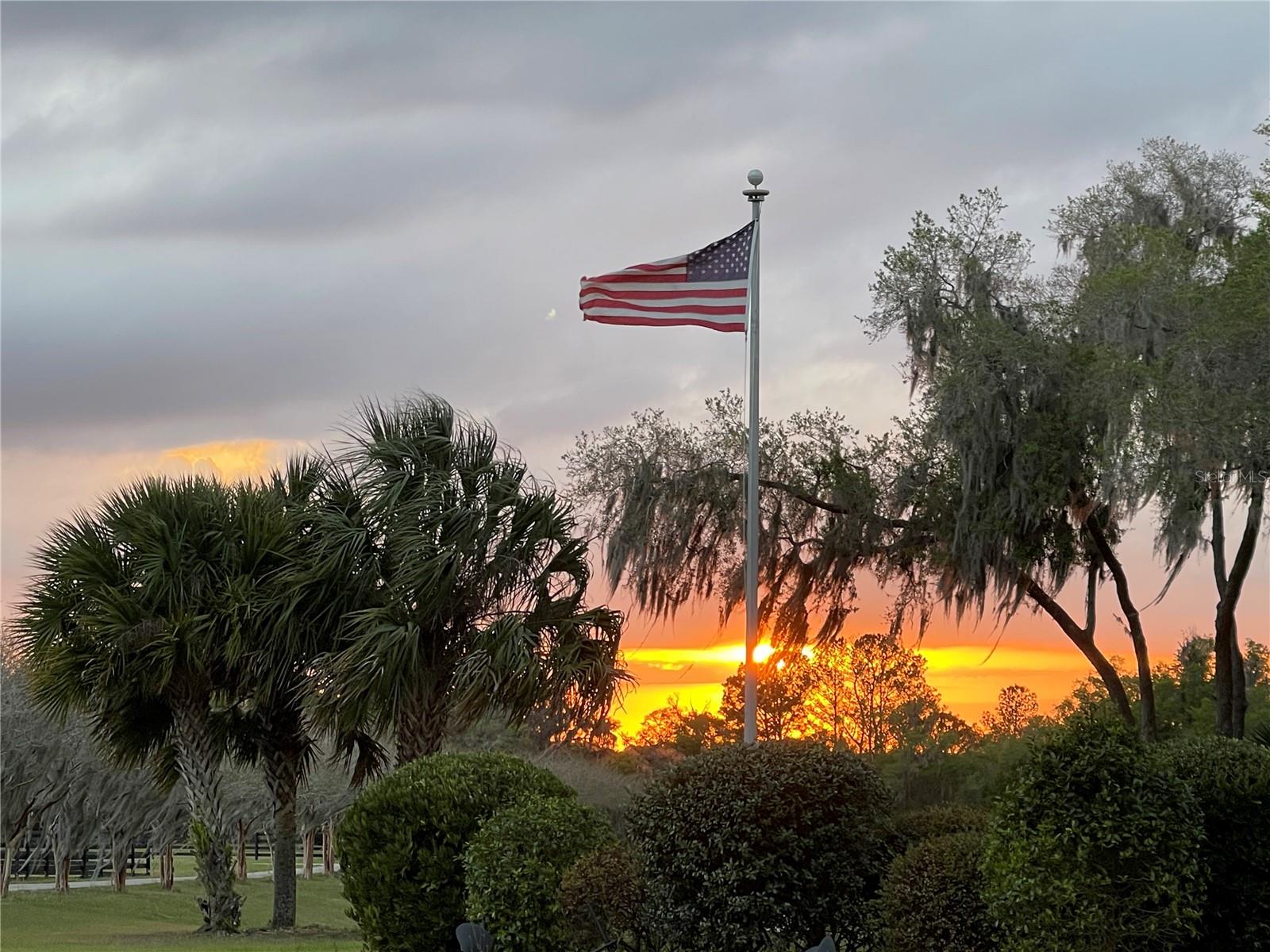 Listing photo id 93 for 7650 Whippoorwill Terrace