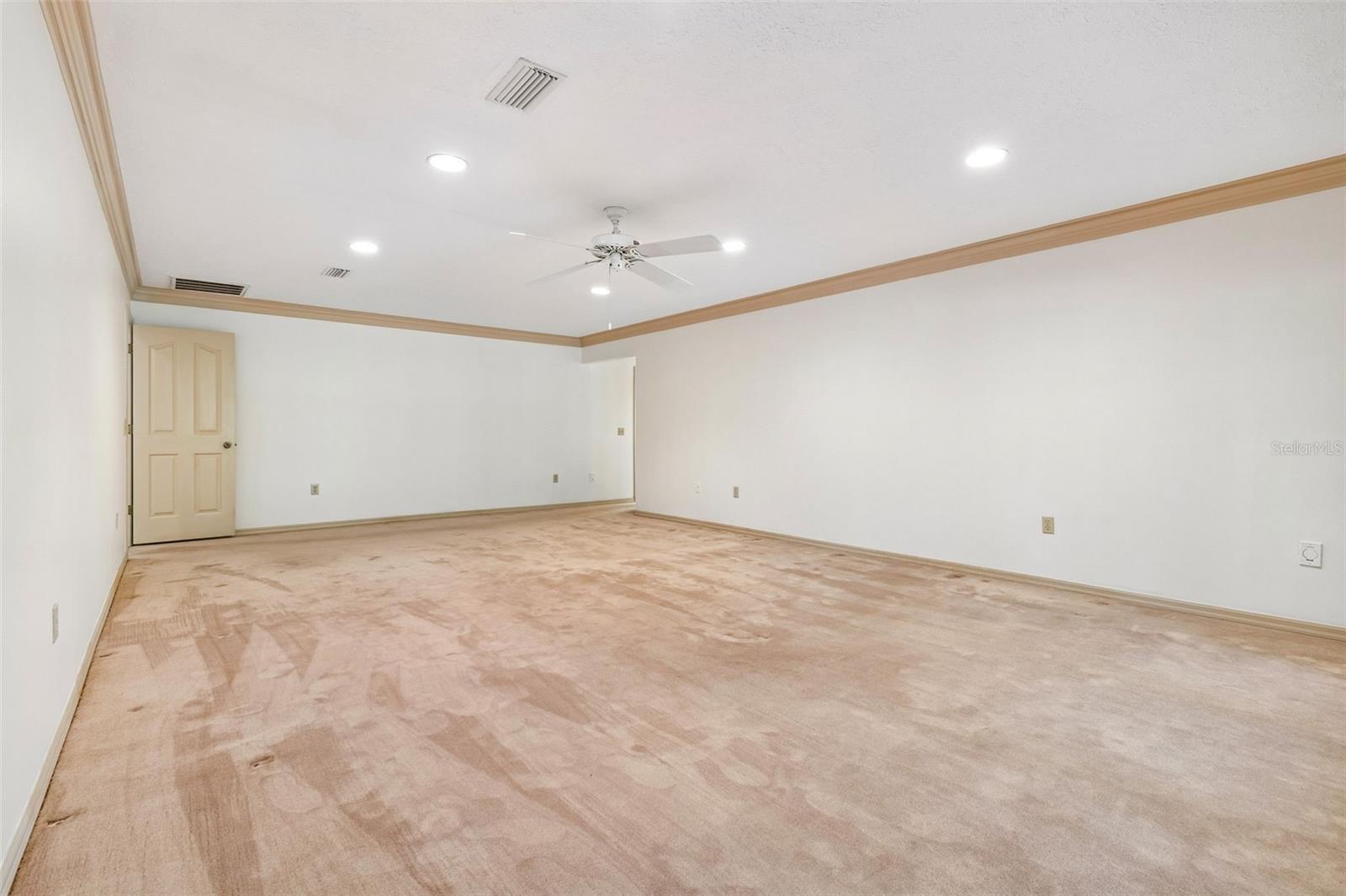 Listing photo id 12 for 2708 Bell Shoals Road