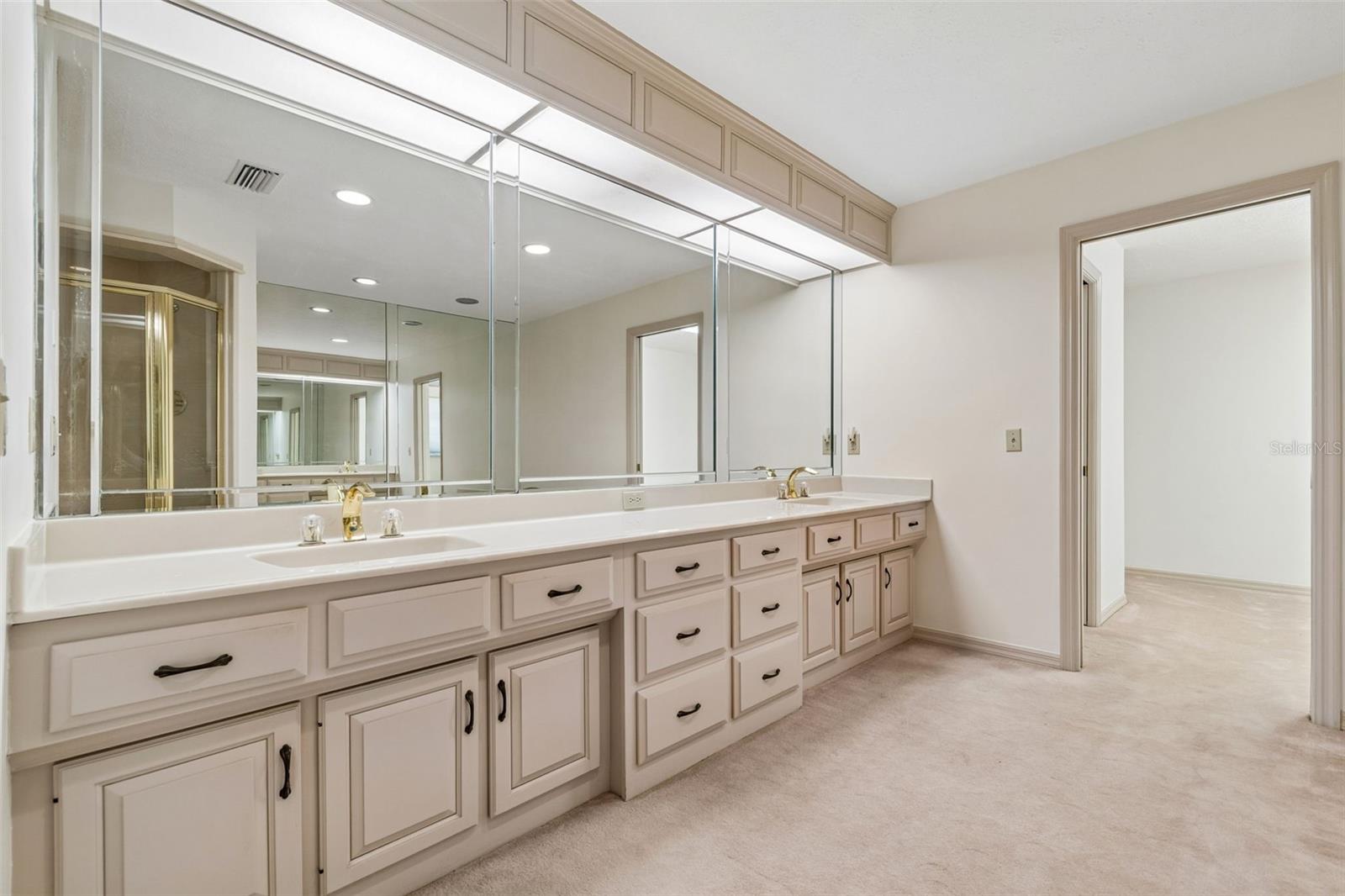 Listing photo id 15 for 2708 Bell Shoals Road