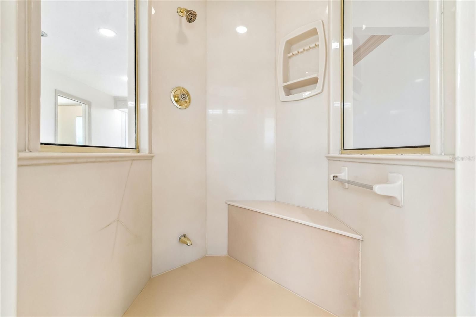 Listing photo id 17 for 2708 Bell Shoals Road