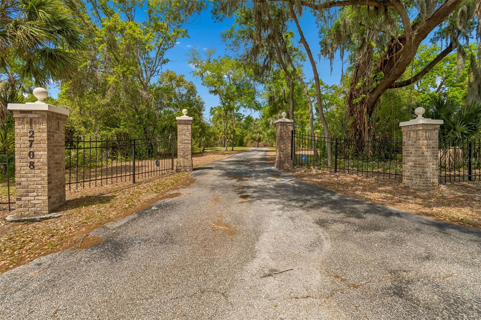 Listing photo id 0 for 2708 Bell Shoals Road